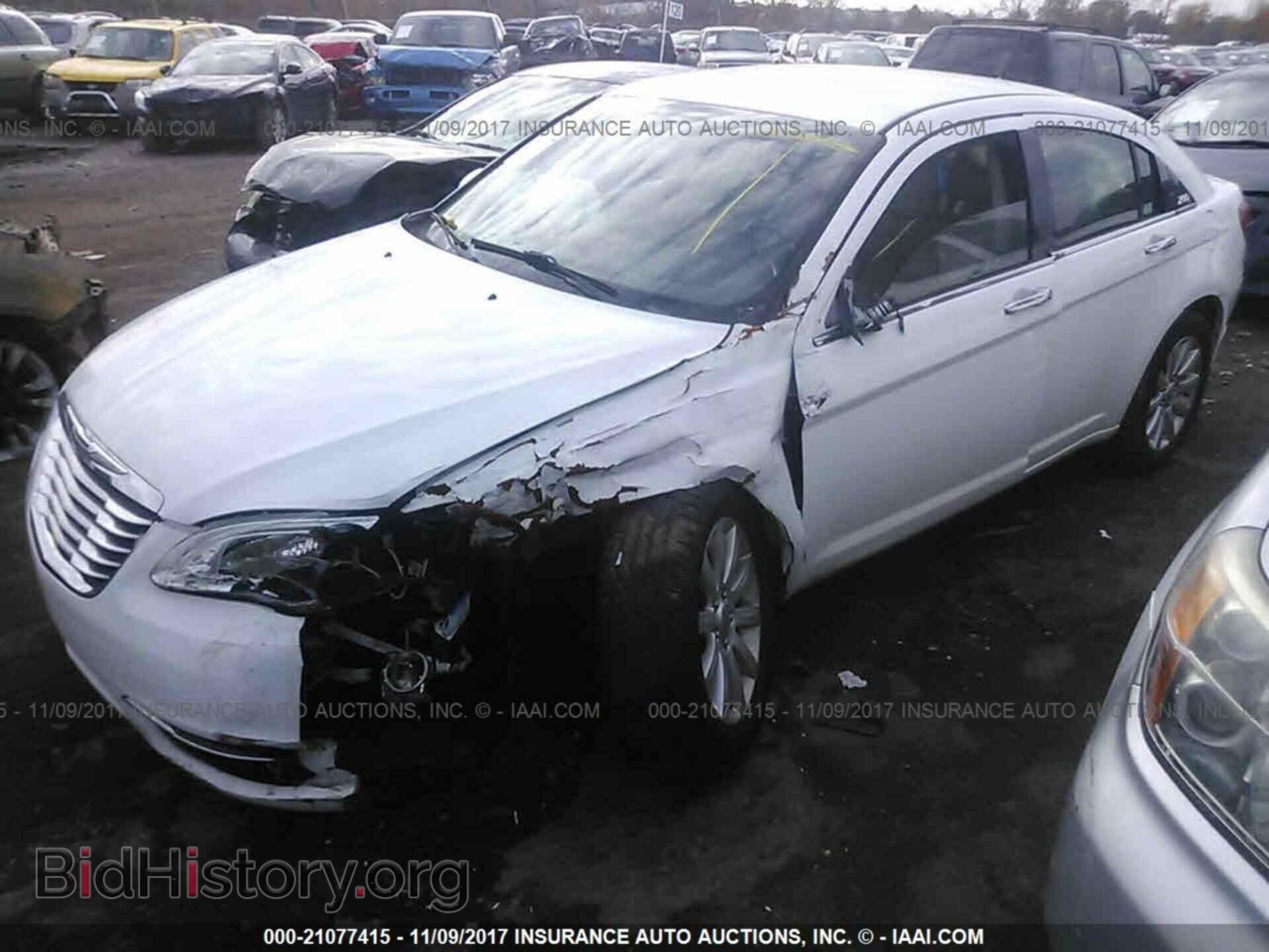 2013 Chrysler 200 - VIN: 1C3CCBCG4DN514911 - Photo 2