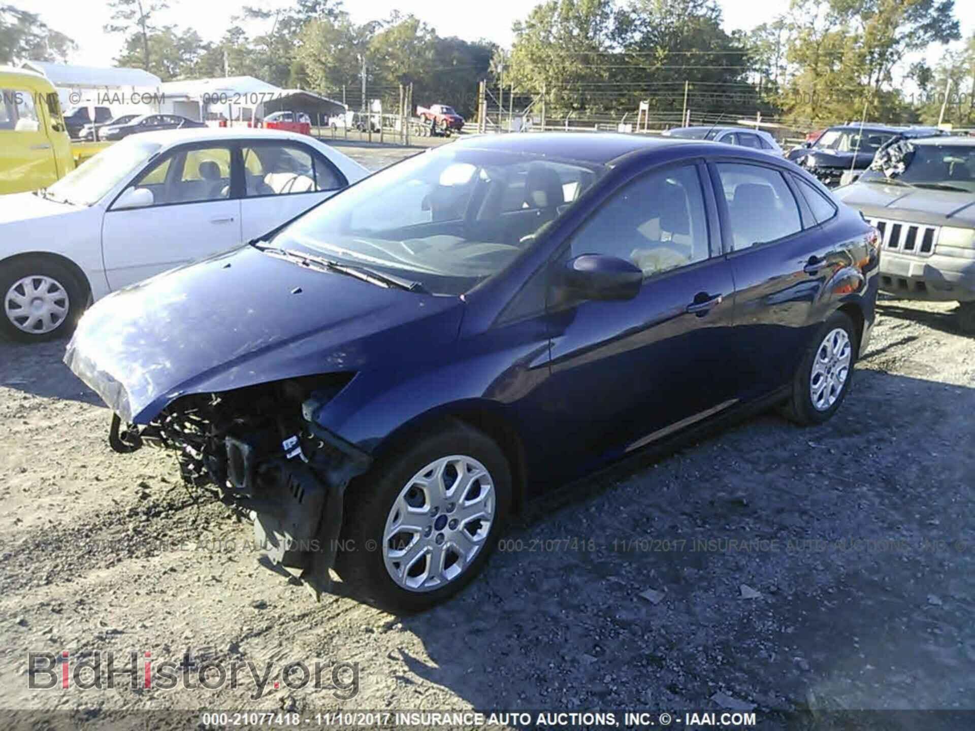 2012 Ford Focus - VIN: 1FAHP3F2XCL157441 - Photo 2