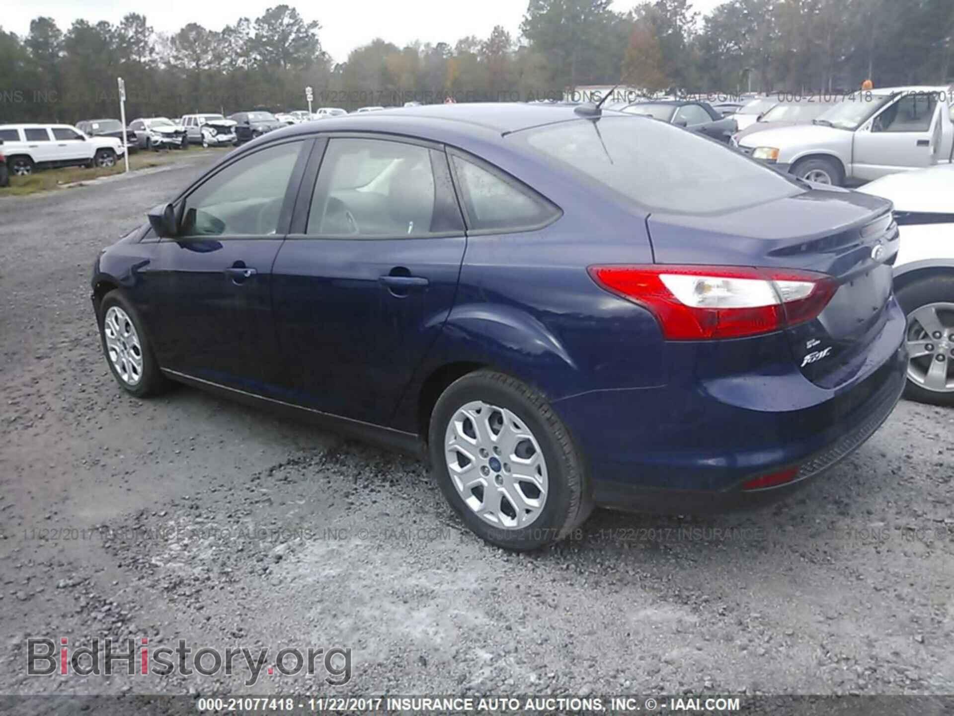 2012 Ford Focus - VIN: 1FAHP3F2XCL157441 - Photo 3