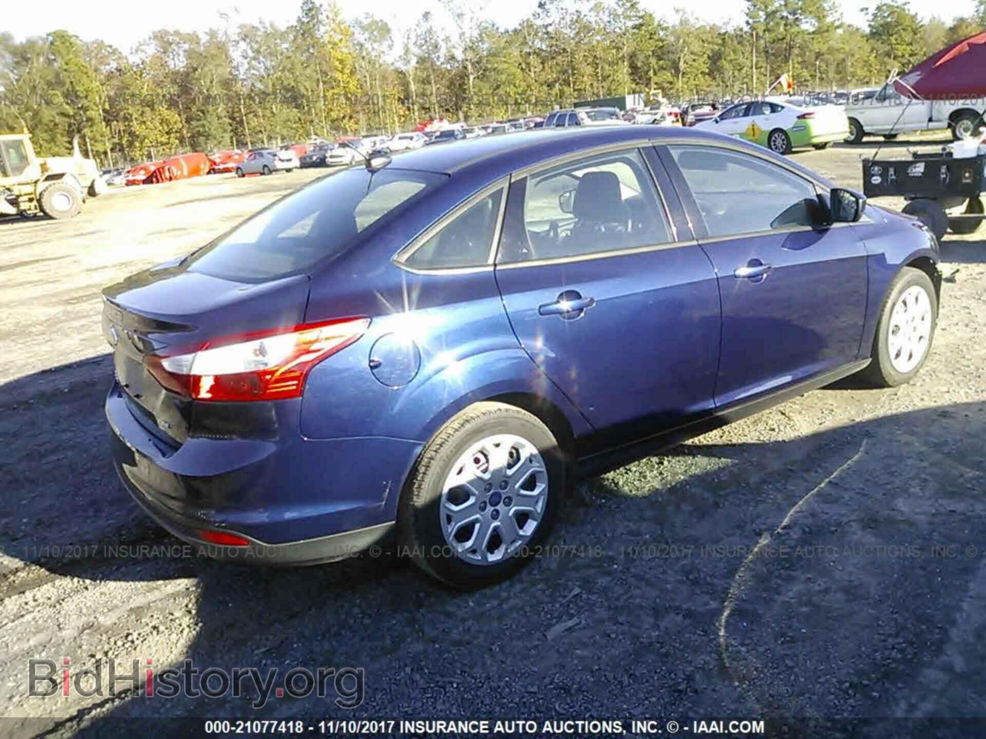 2012 Ford Focus - VIN: 1FAHP3F2XCL157441 - Photo 4