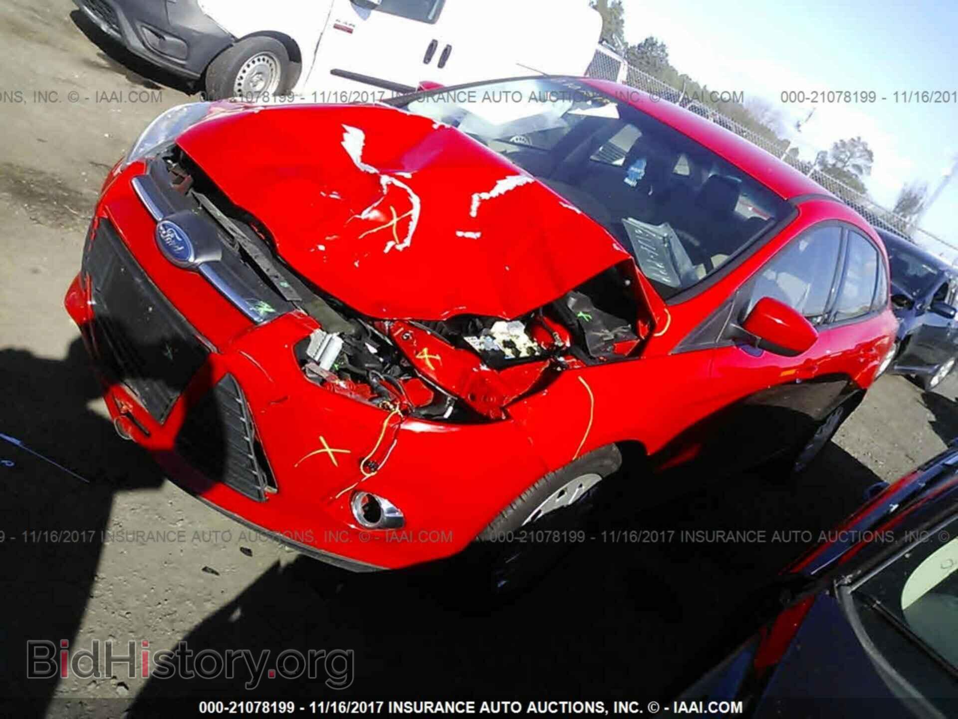 2012 Ford Focus - VIN: 1FAHP3F25CL118157 - Фото 2