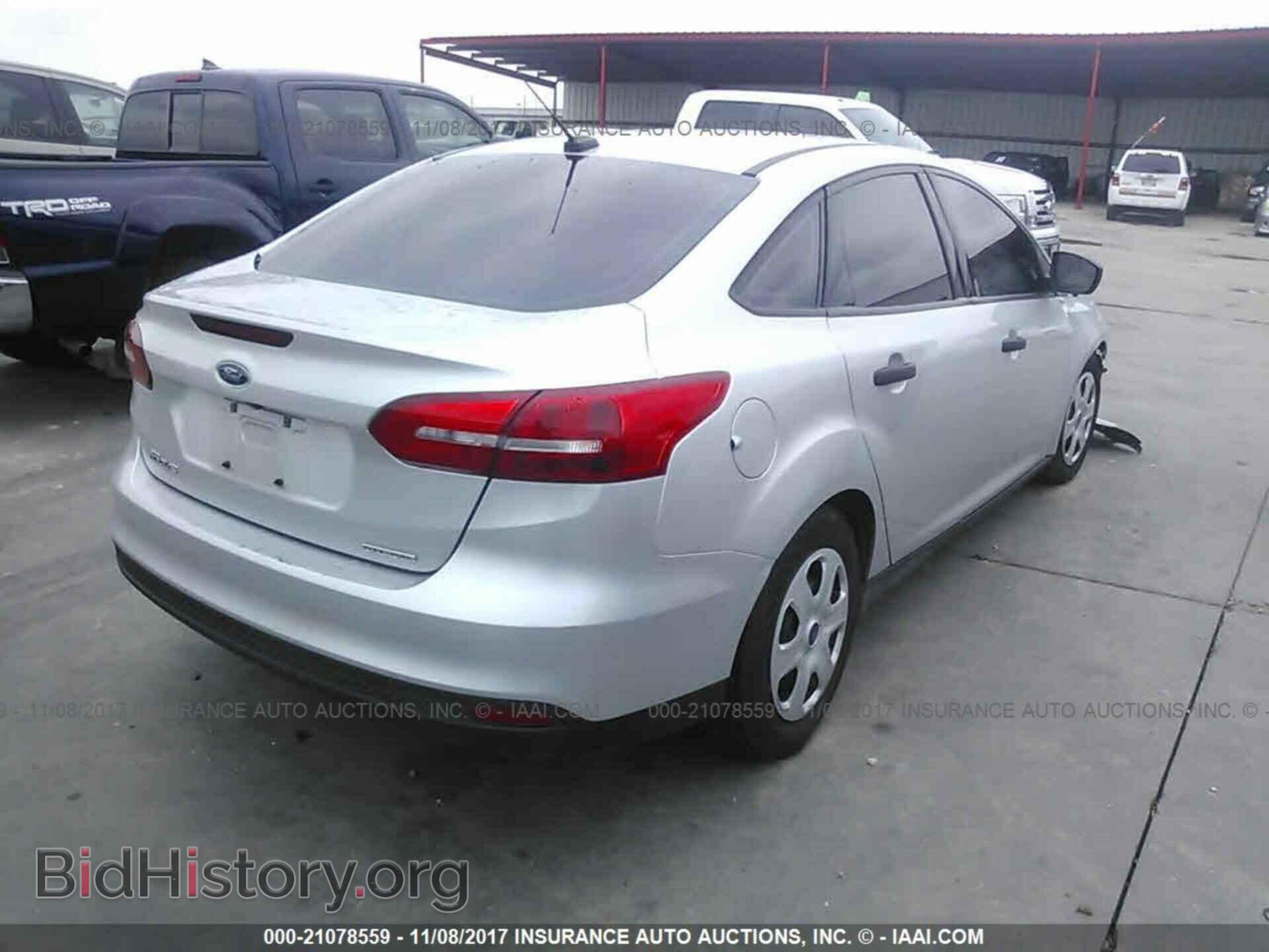 2016 Ford Focus - VIN: 1FADP3E28GL387324 - Фото 4