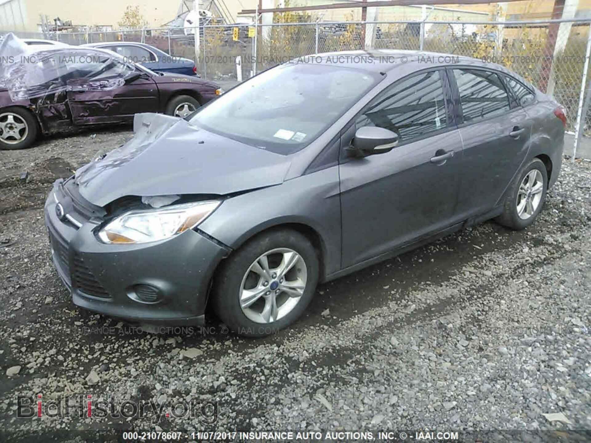 2013 Ford Focus - VIN: 1FADP3F21DL130483 - Photo 2