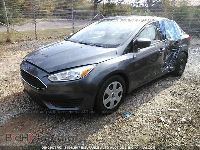 2016 Ford Focus - VIN: 1FADP3E21GL241346 - Photo 2