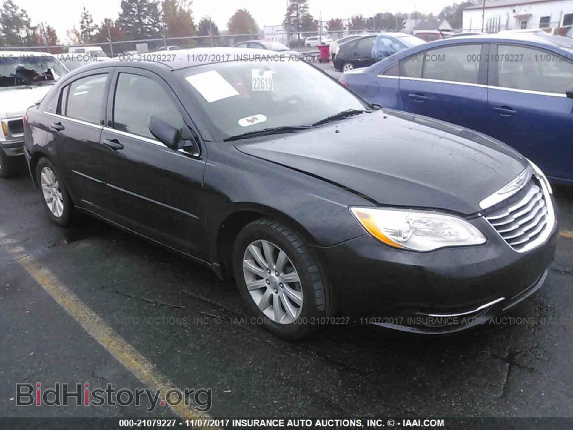 Photo 1C3BC1FG0BN552618 - Chrysler 200 2011