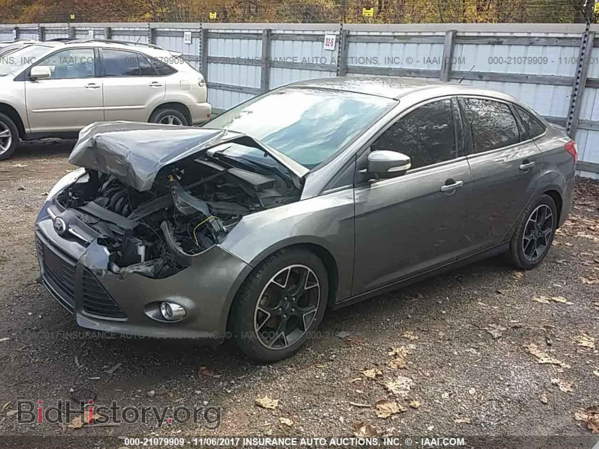 2013 Ford Focus - VIN: 1FADP3F23DL122627 - Photo 2