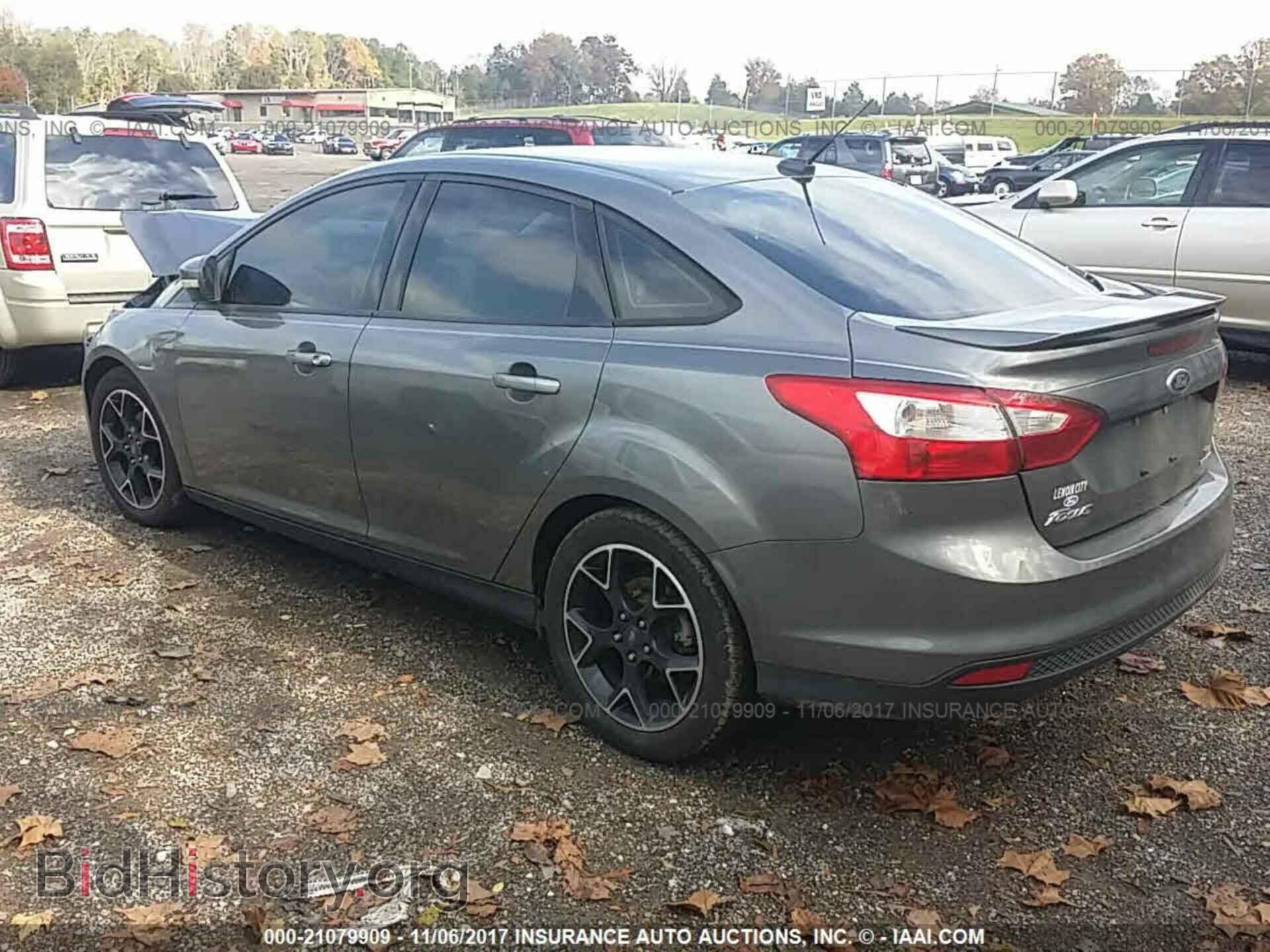 2013 Ford Focus - VIN: 1FADP3F23DL122627 - Photo 3