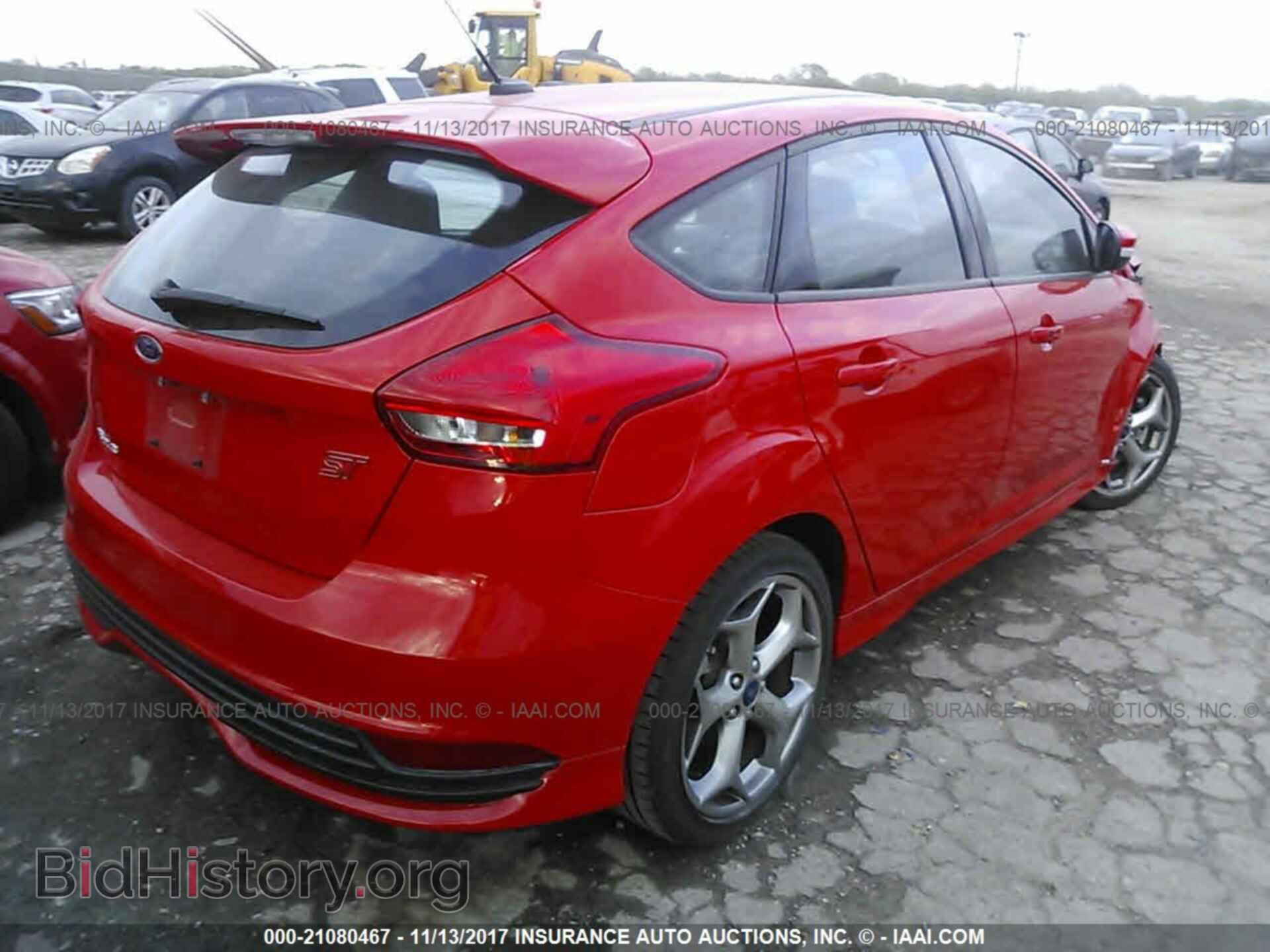 2016 Ford Focus - VIN: 1FADP3L93GL324521 - Photo 4