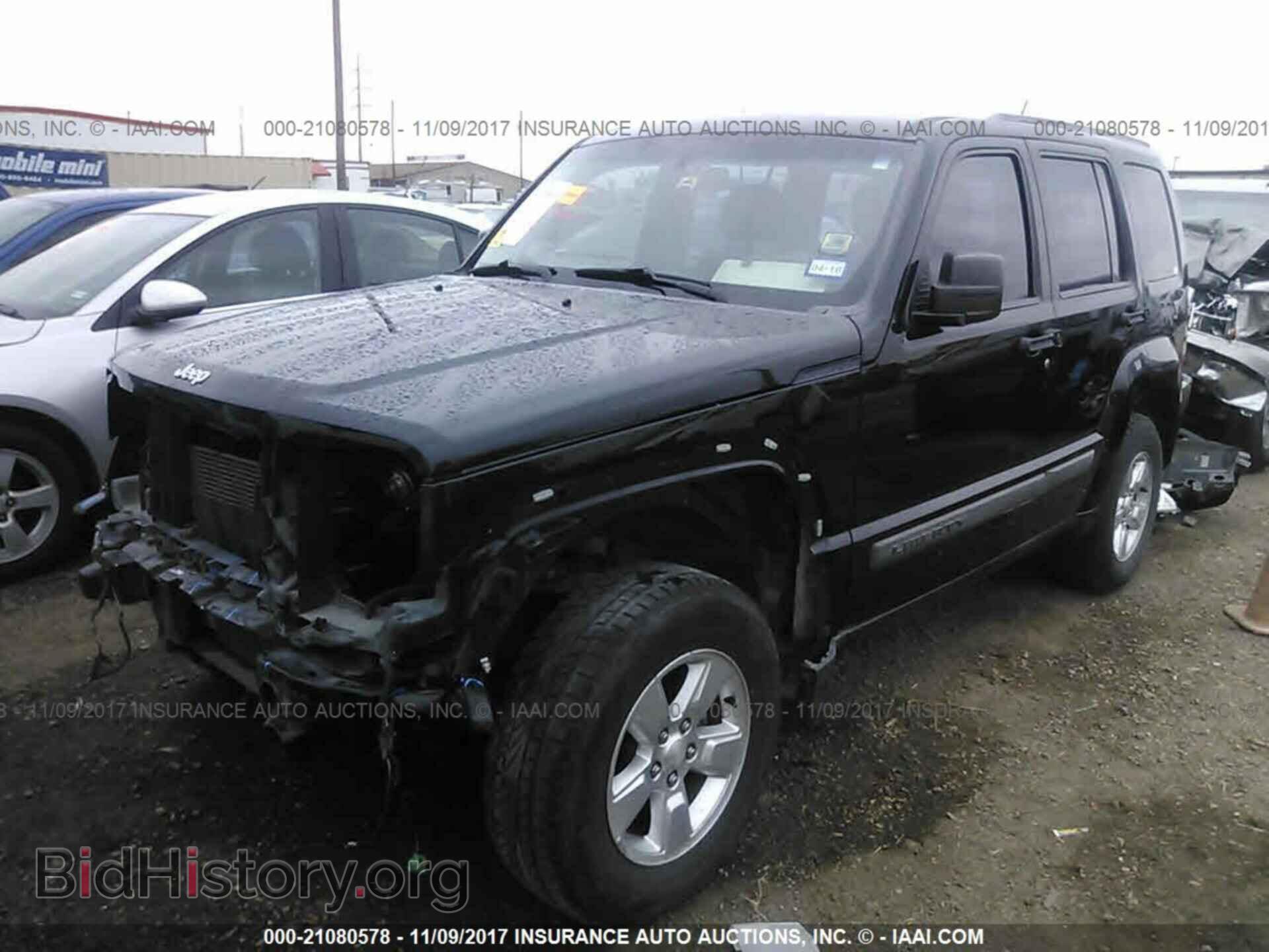 2011 Jeep Liberty - VIN: 1J4PP2GK1BW575604 - Фото 2