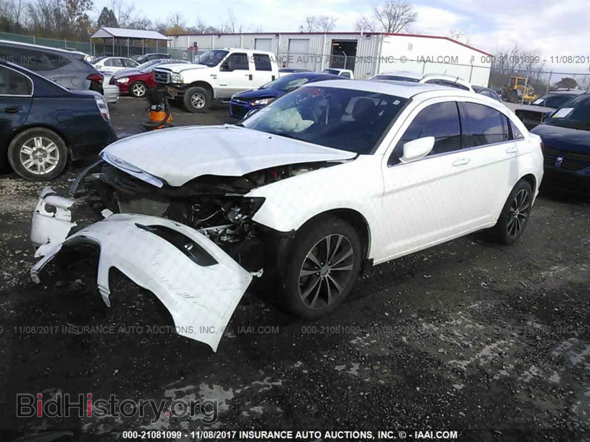 2013 Chrysler 200 - VIN: 1C3CCBBB1DN597509 - Photo 2