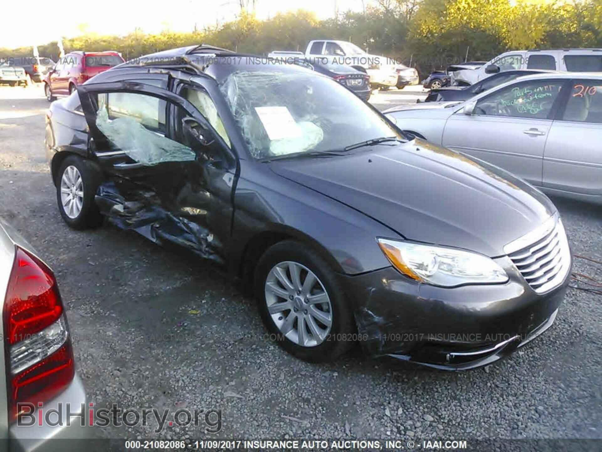 Photo 1C3CCBCG4EN198945 - Chrysler 200 2014