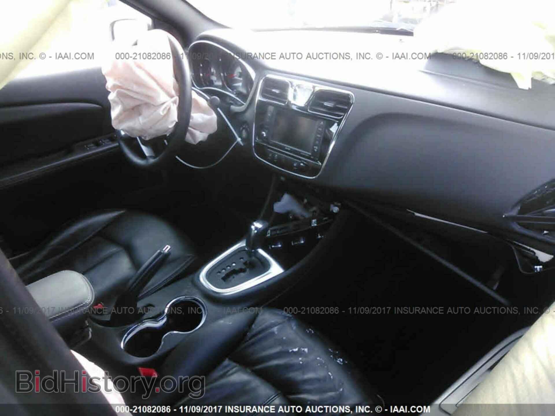 2014 Chrysler 200 - VIN: 1C3CCBCG4EN198945 - Photo 5