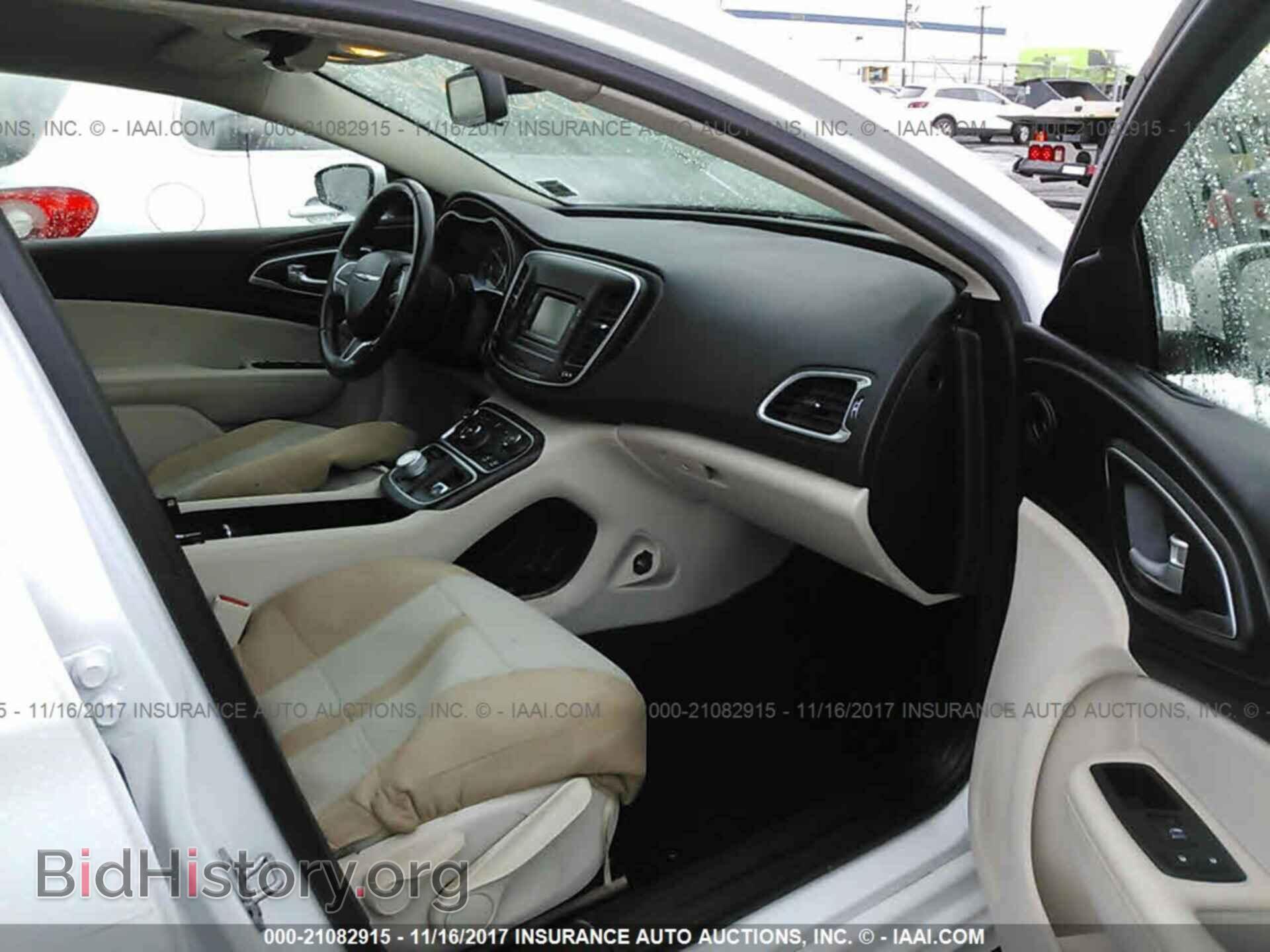 2015 Chrysler 200 - VIN: 1C3CCCAB1FN687902 - Photo 5