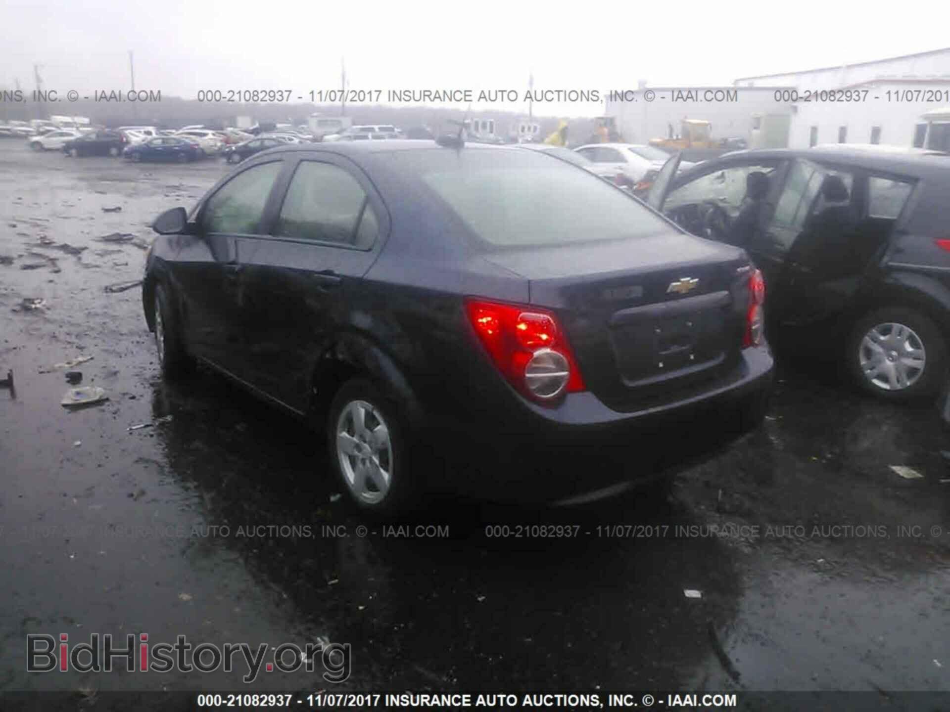 2015 Chevrolet Sonic - VIN: 1G1JA5SH2F4210322 - Фото 3