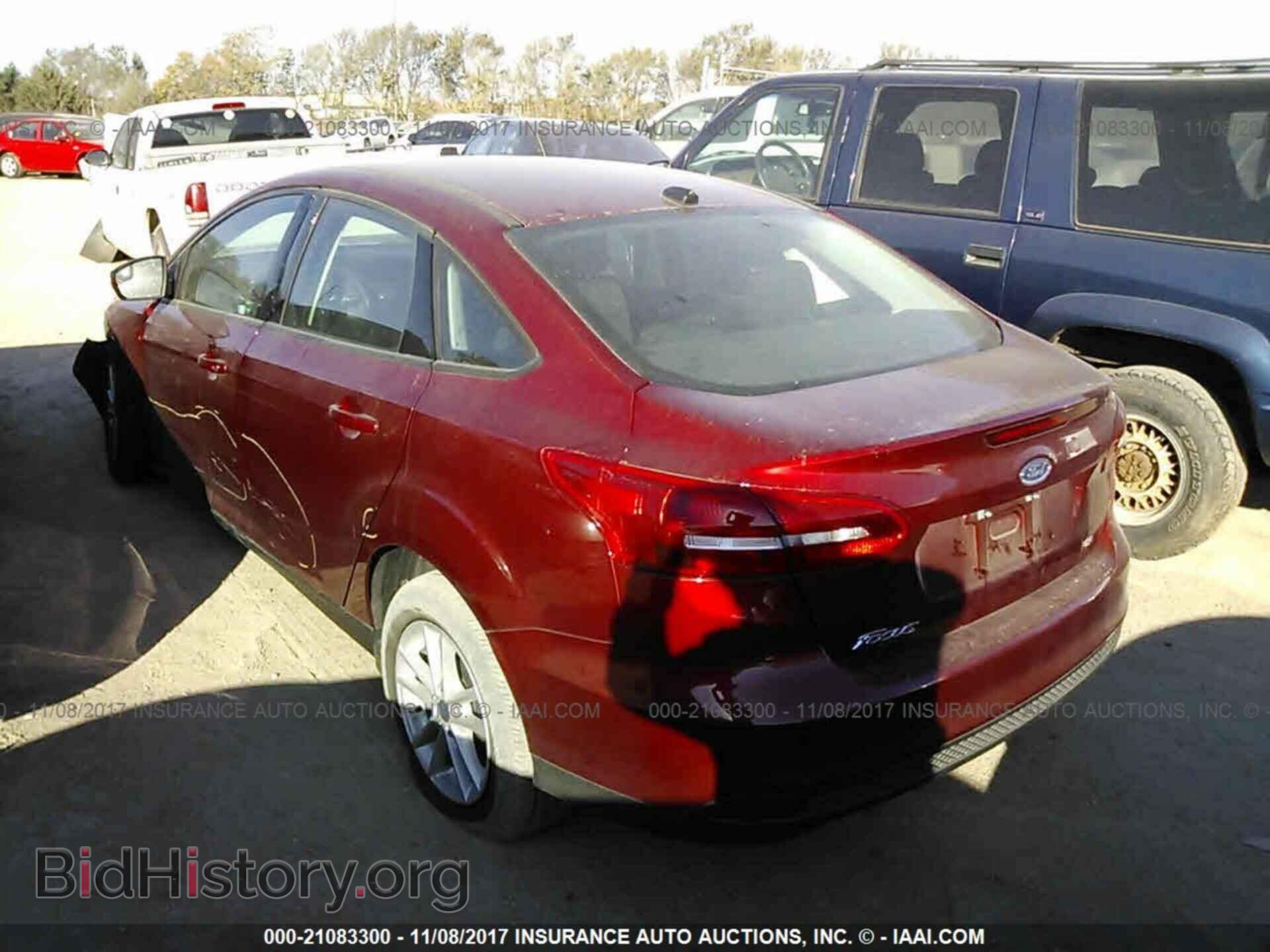 2017 Ford Focus - VIN: 1FADP3F22HL295688 - Фото 3