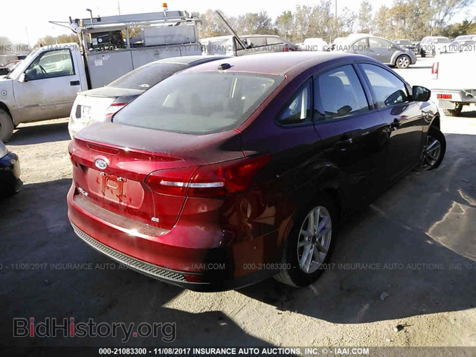 2017 Ford Focus - VIN: 1FADP3F22HL295688 - Фото 4