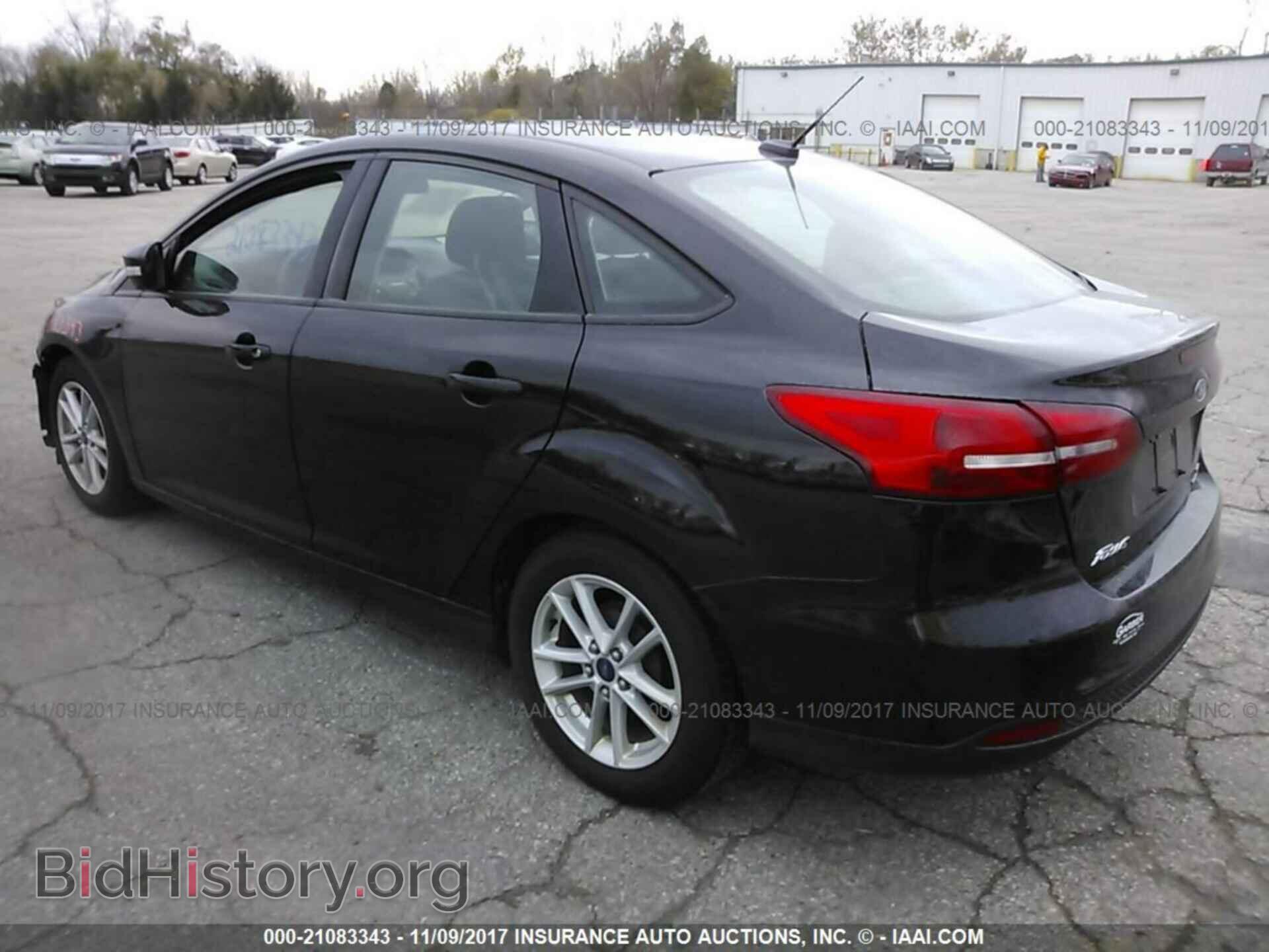 2016 Ford Focus - VIN: 1FADP3F24GL214186 - Photo 3