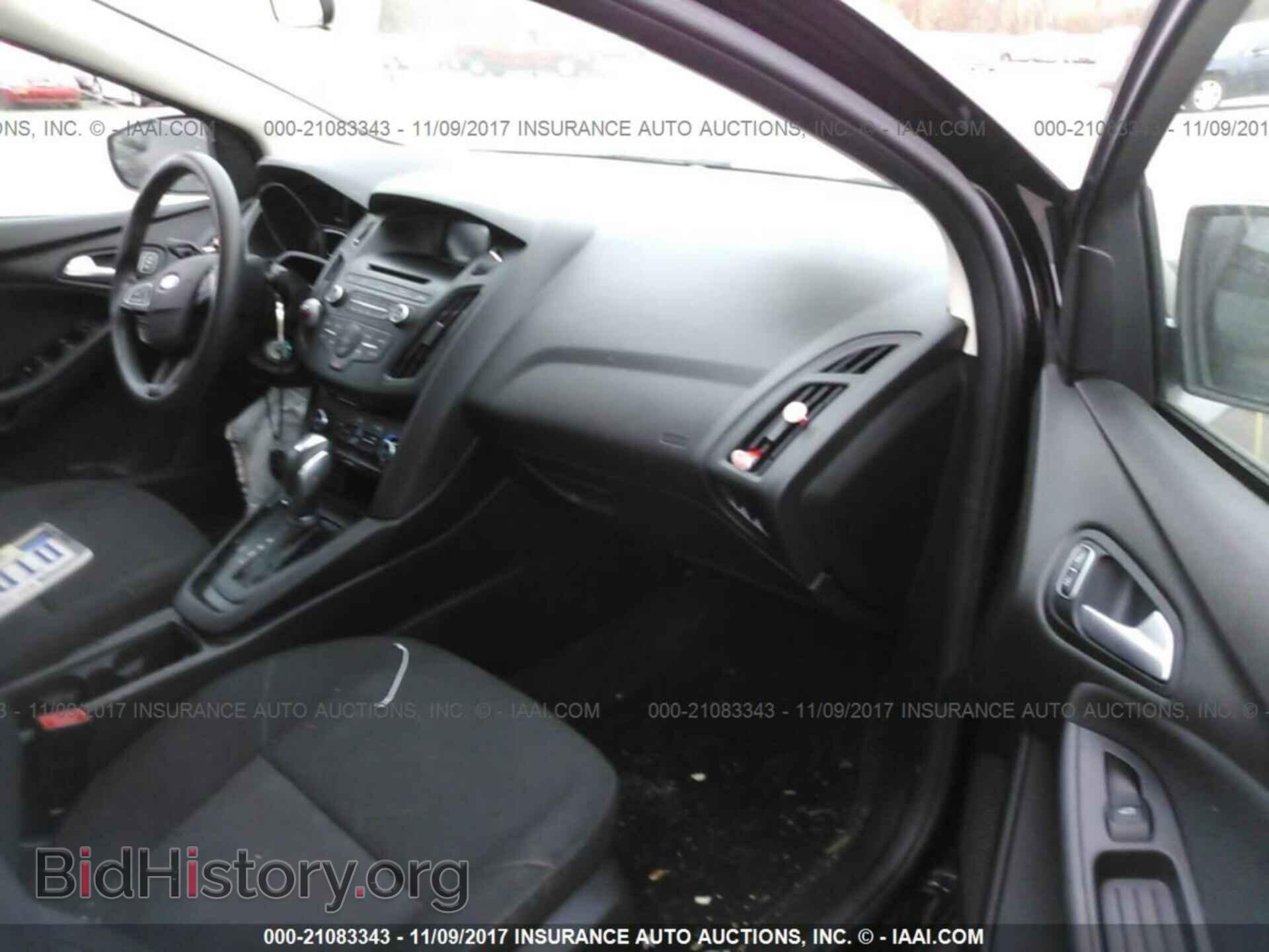 2016 Ford Focus - VIN: 1FADP3F24GL214186 - Photo 5