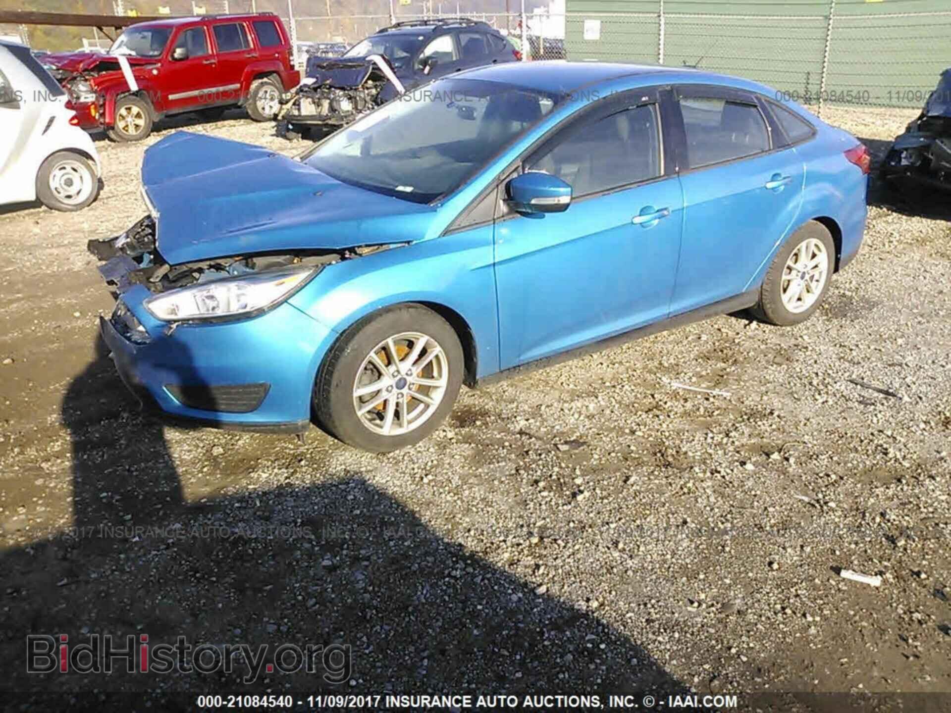2015 Ford Focus - VIN: 1FADP3F2XFL247689 - Photo 2