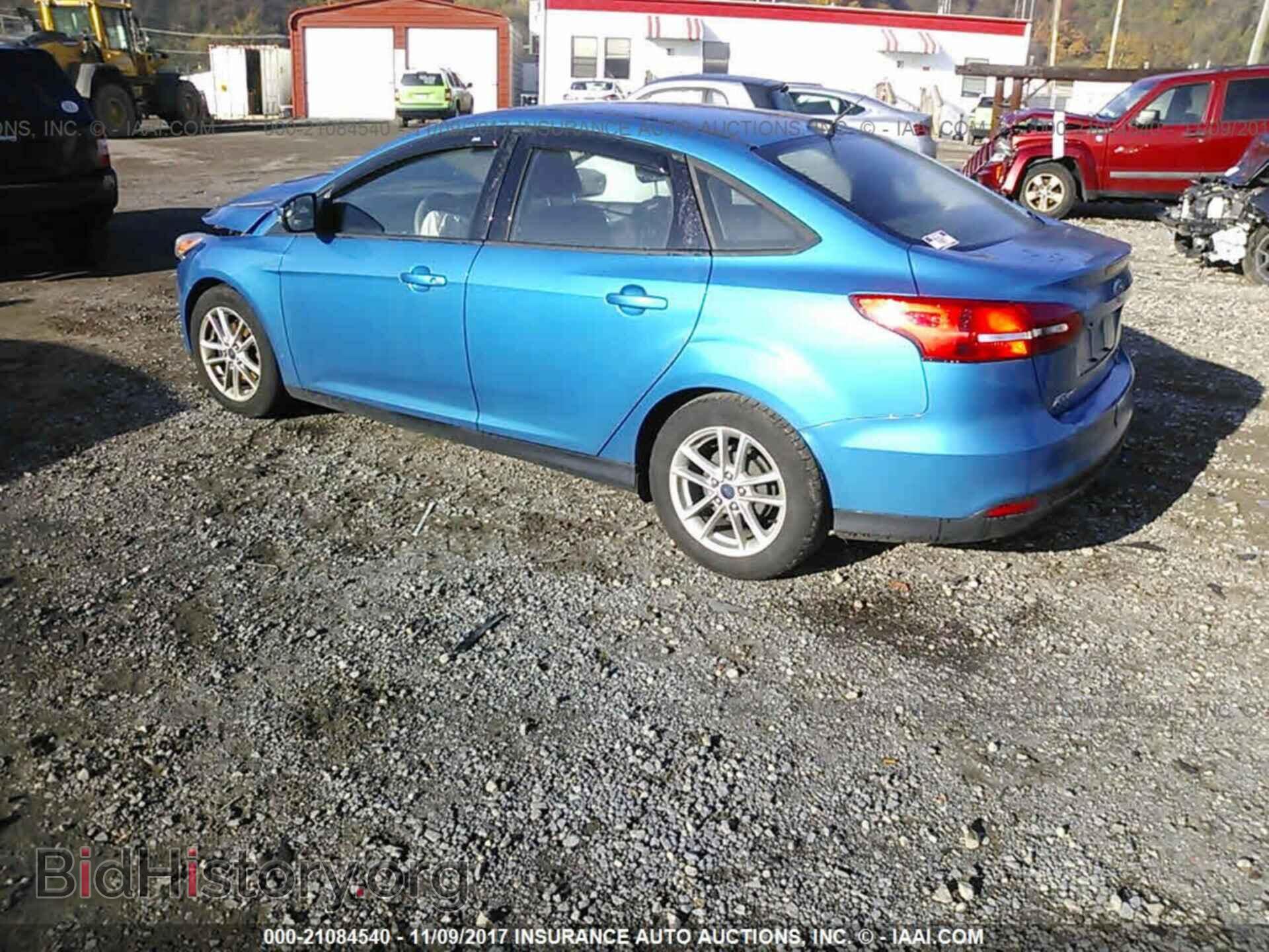 2015 Ford Focus - VIN: 1FADP3F2XFL247689 - Photo 3