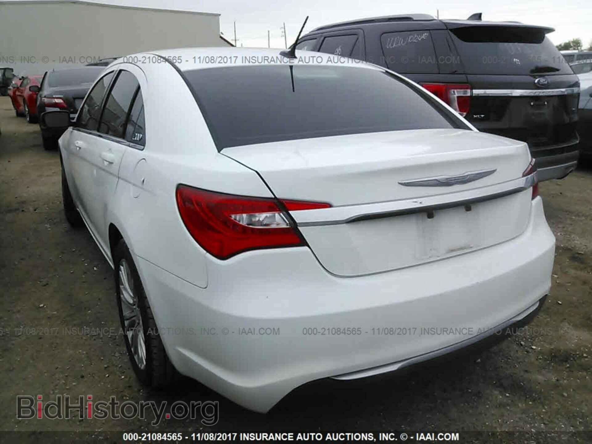2013 Chrysler 200 - VIN: 1C3CCBAB3DN685673 - Photo 3