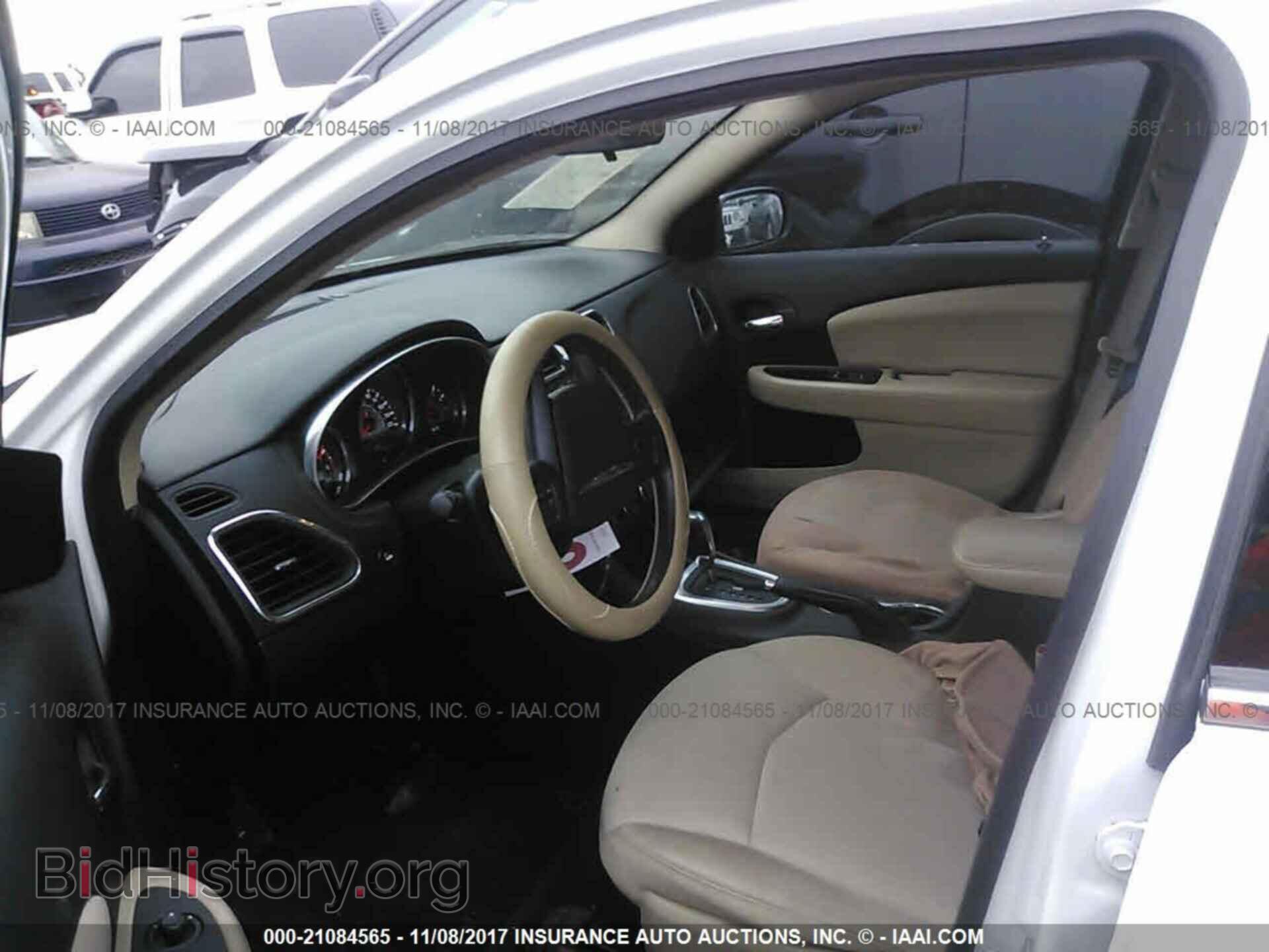 2013 Chrysler 200 - VIN: 1C3CCBAB3DN685673 - Photo 5