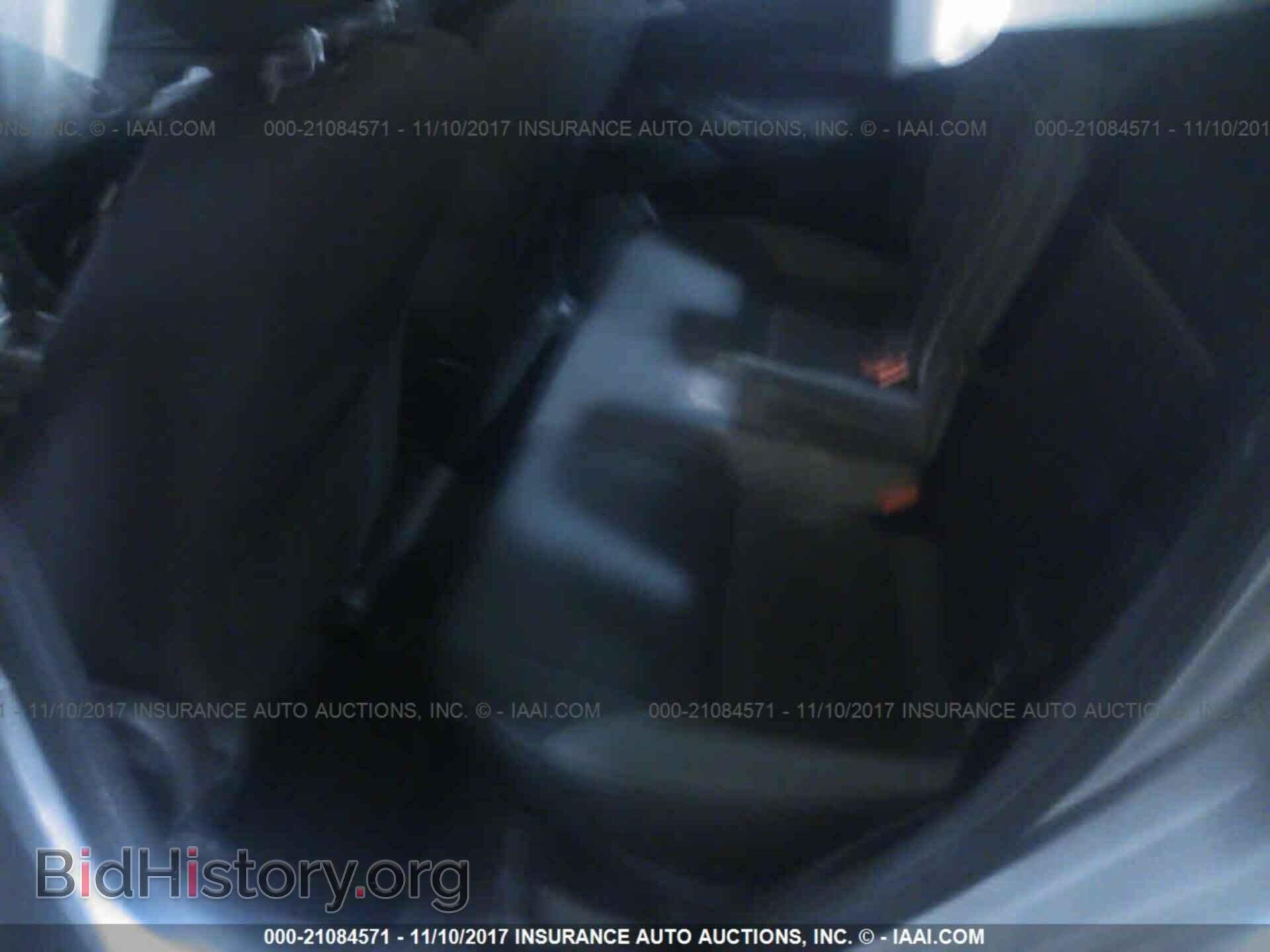 2013 Ford Focus - VIN: 1FADP3F22DL318221 - Photo 8