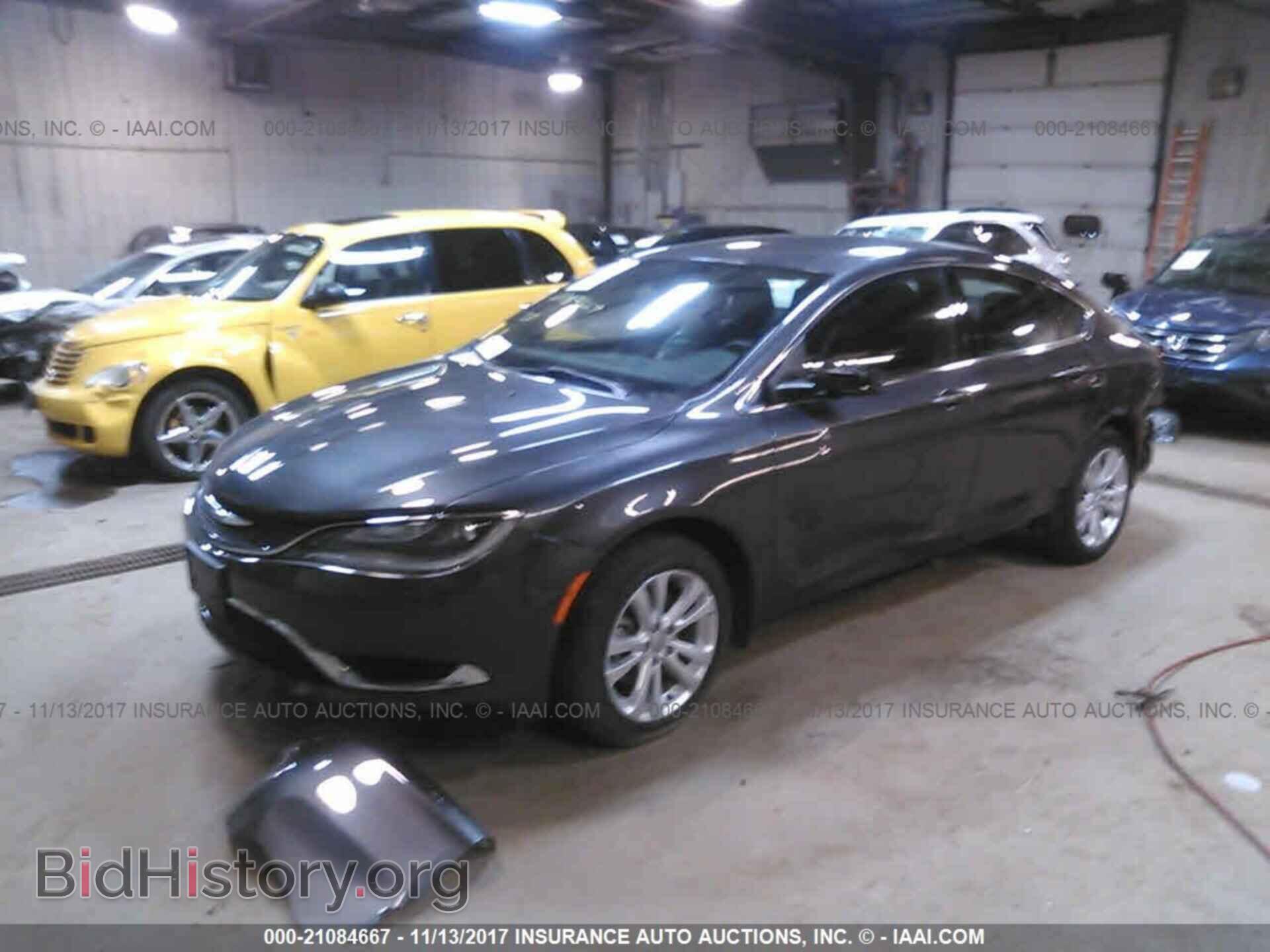 2016 Chrysler 200 - VIN: 1C3CCCAB0GN116743 - Photo 2