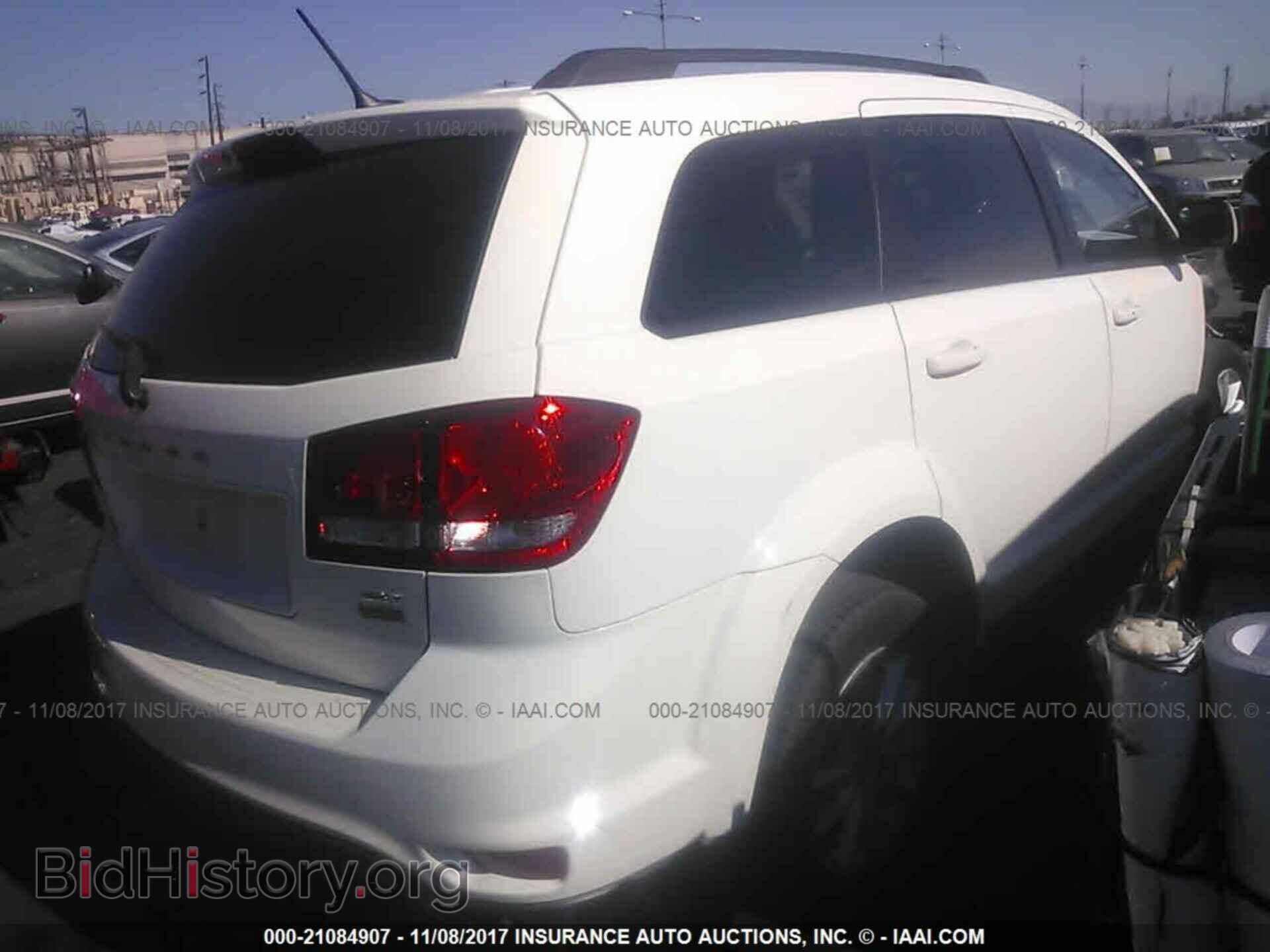 2015 Dodge Journey - VIN: 3C4PDCBG5FT664370 - Photo 4