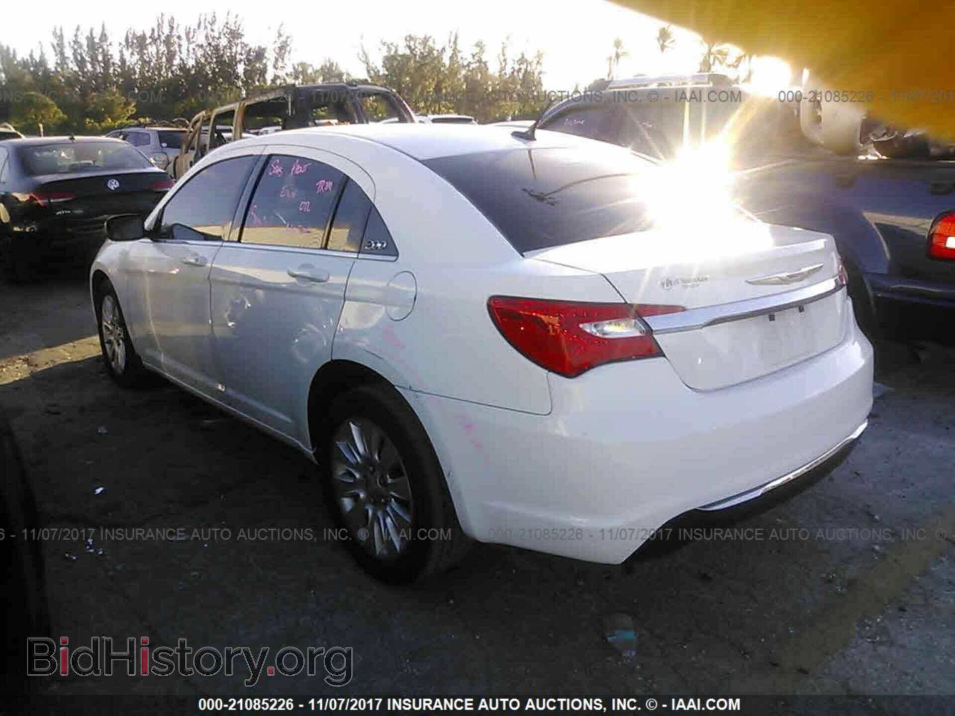 2013 Chrysler 200 - VIN: 1C3CCBAB4DN606611 - Фото 3