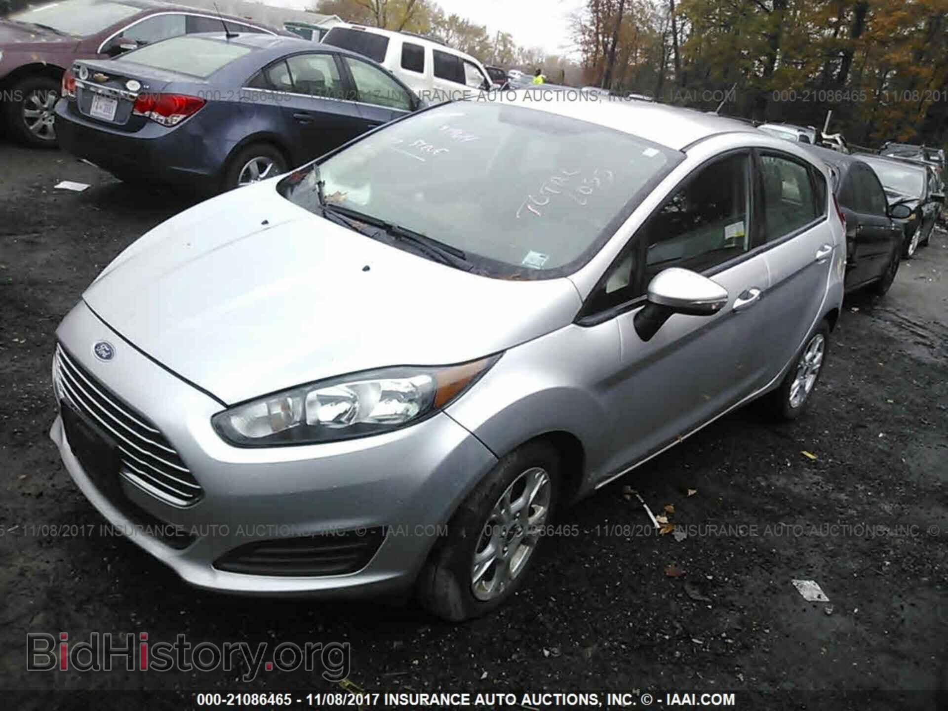 2015 Ford Fiesta - VIN: 3FADP4EJ8FM111364 - Фото 2