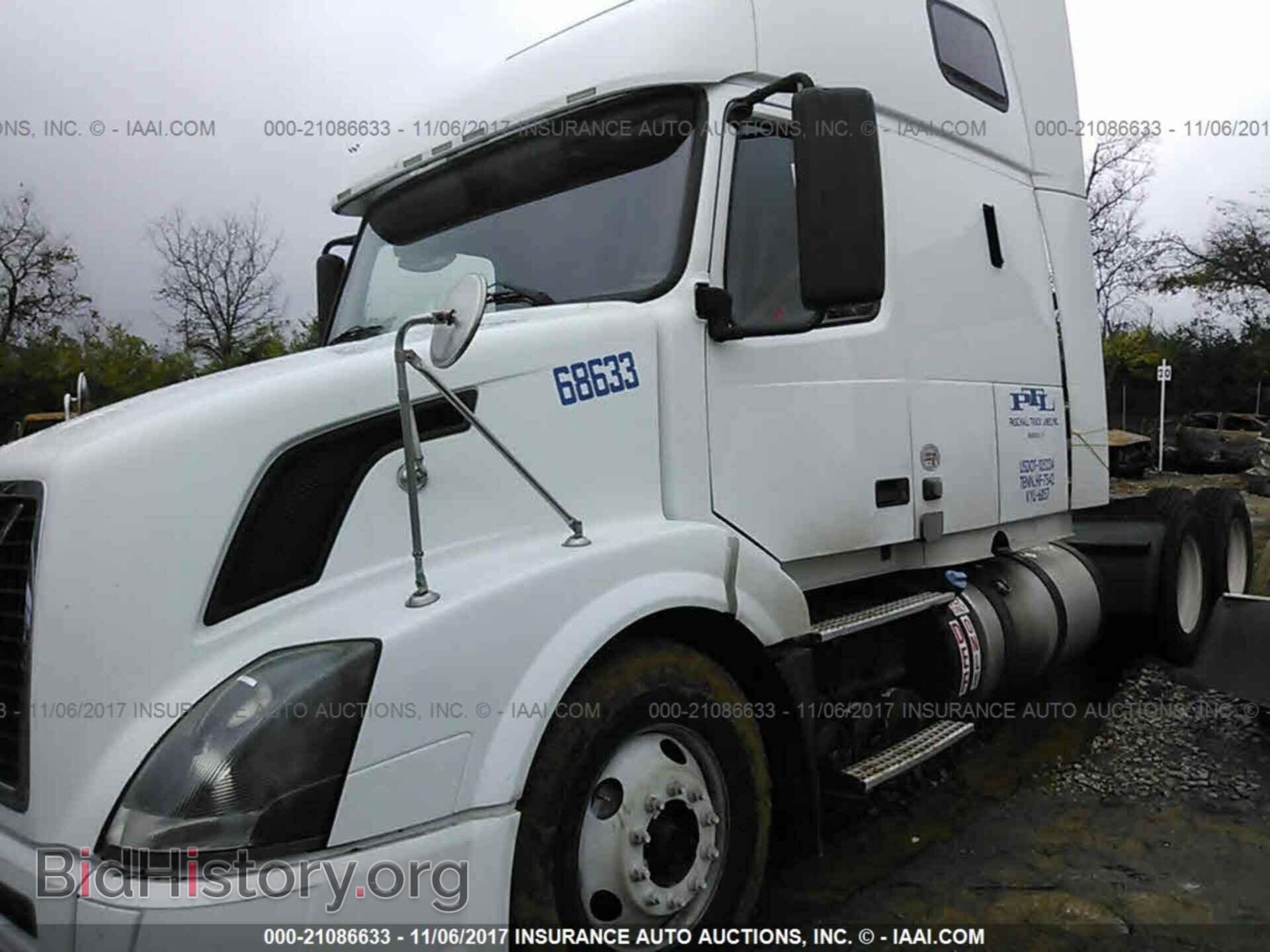 2012 Volvo Vnl - VIN: 4V4NC9TH4CN537890 - Фото 2