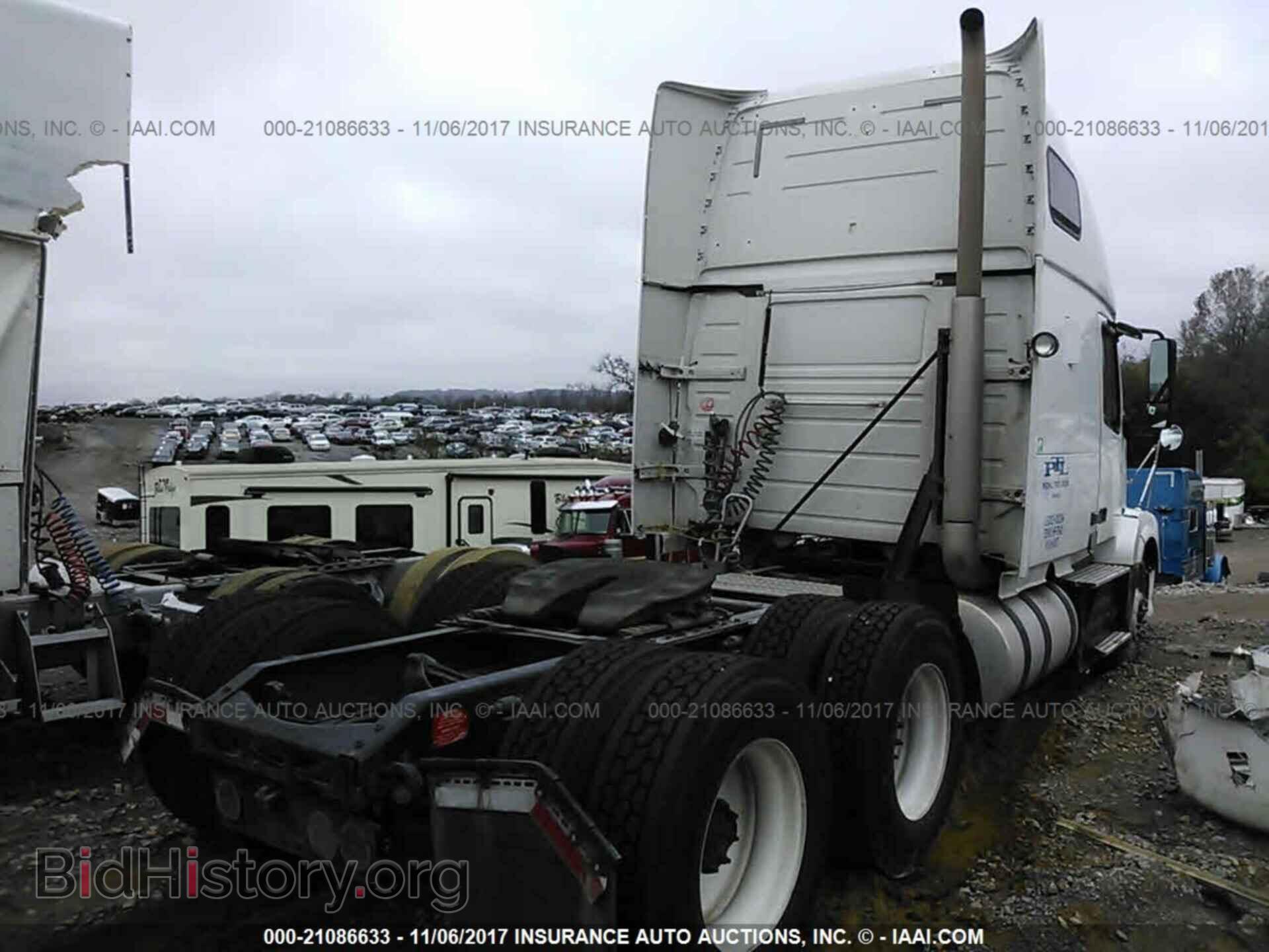 2012 Volvo Vnl - VIN: 4V4NC9TH4CN537890 - Фото 4