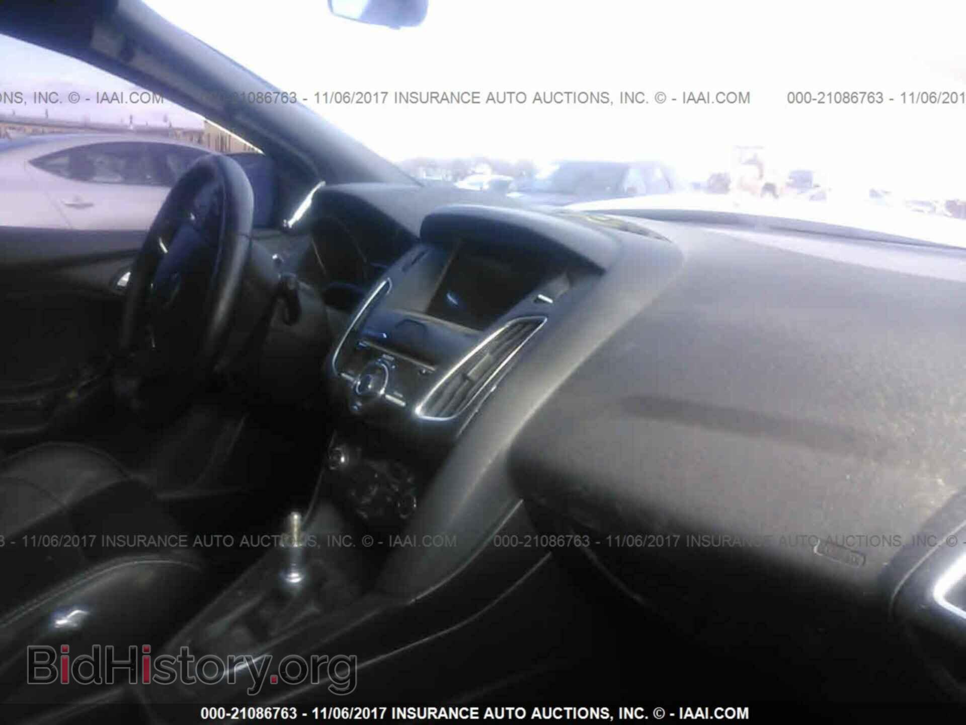 2016 Ford Focus - VIN: 1FADP3L92GL305572 - Фото 5