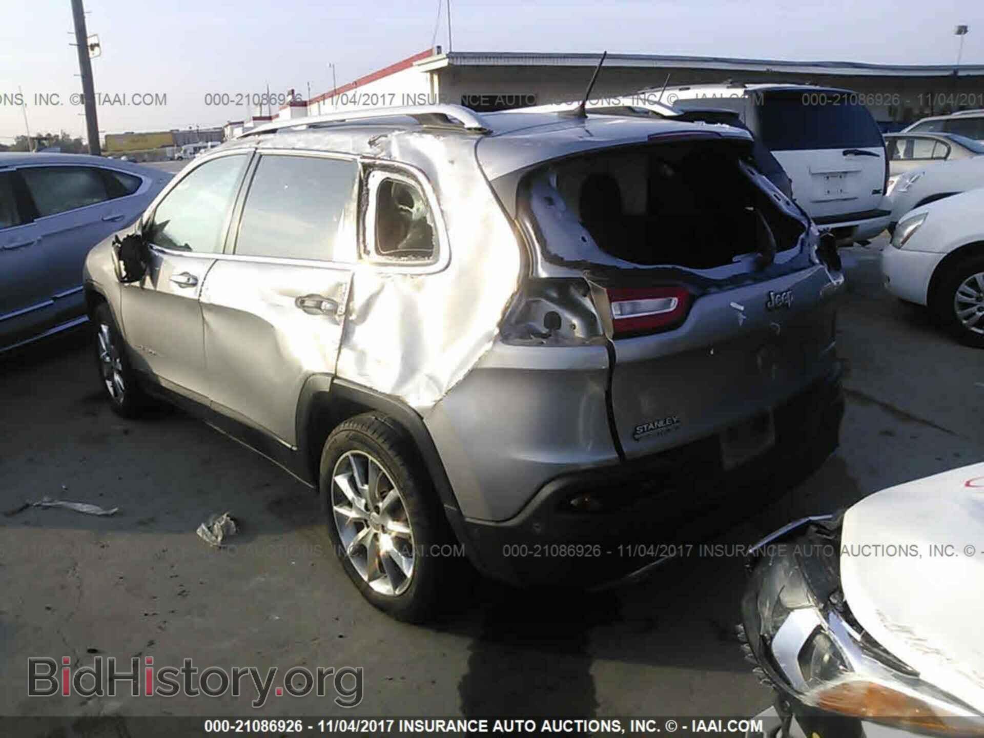 2014 Jeep Cherokee - VIN: 1C4PJLDB2EW158241 - Photo 3