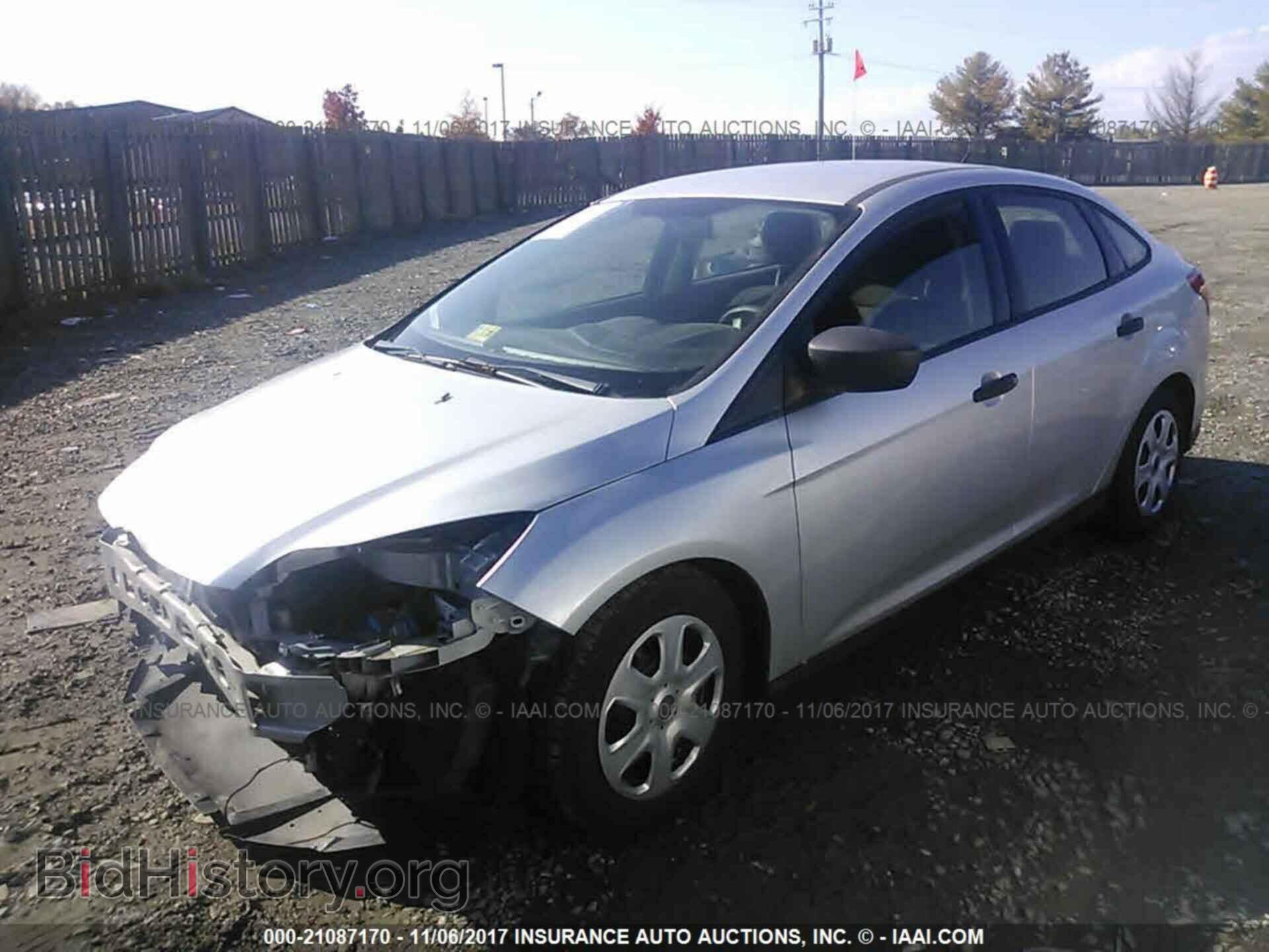 2012 Ford Focus - VIN: 1FAHP3E2XCL126790 - Photo 2
