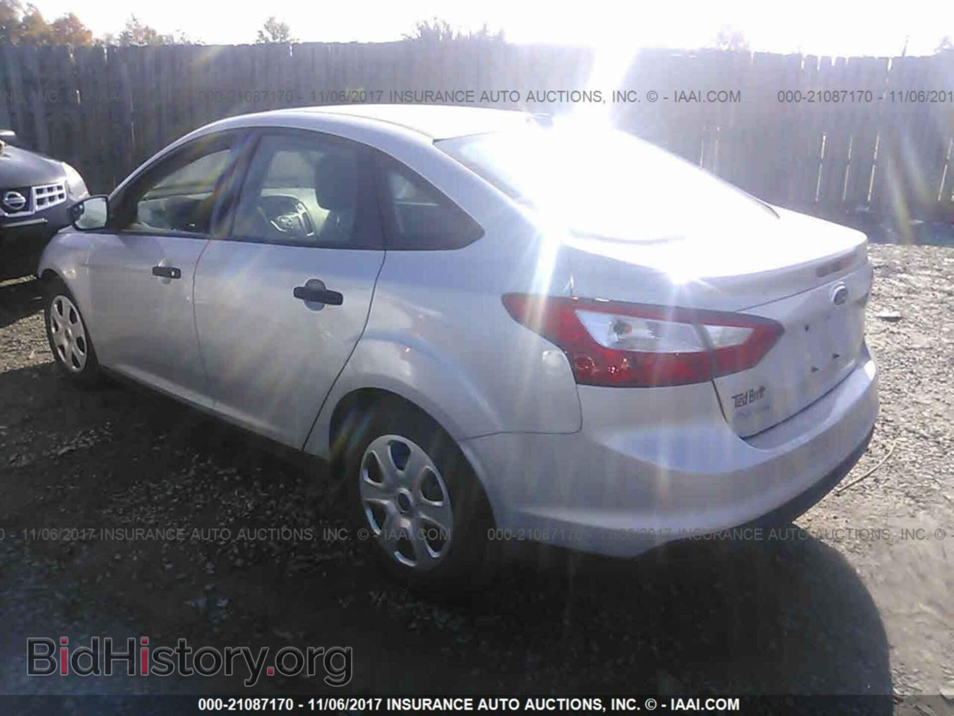 2012 Ford Focus - VIN: 1FAHP3E2XCL126790 - Photo 3
