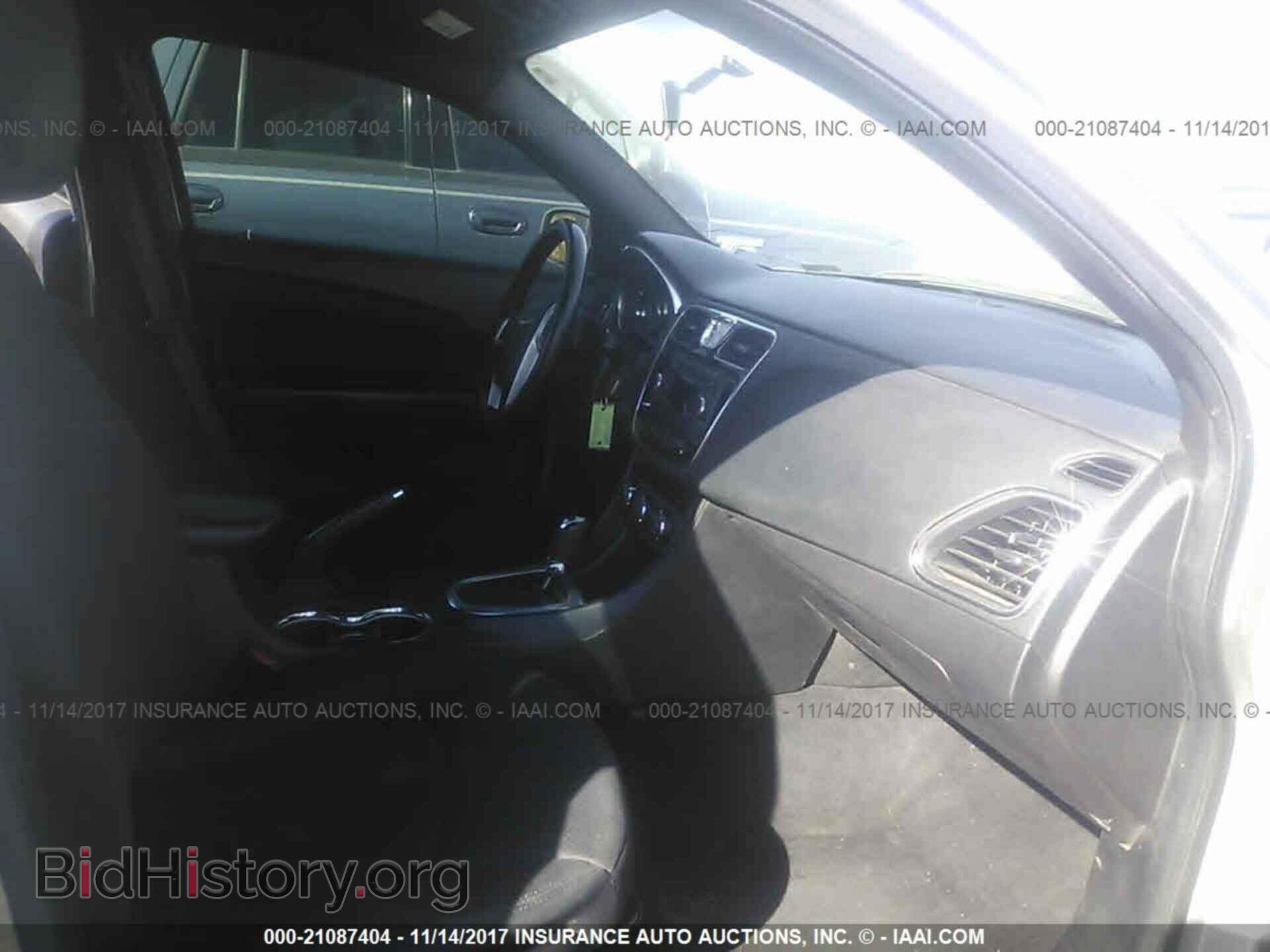 2013 Chrysler 200 - VIN: 1C3CCBBG8DN658849 - Фото 5