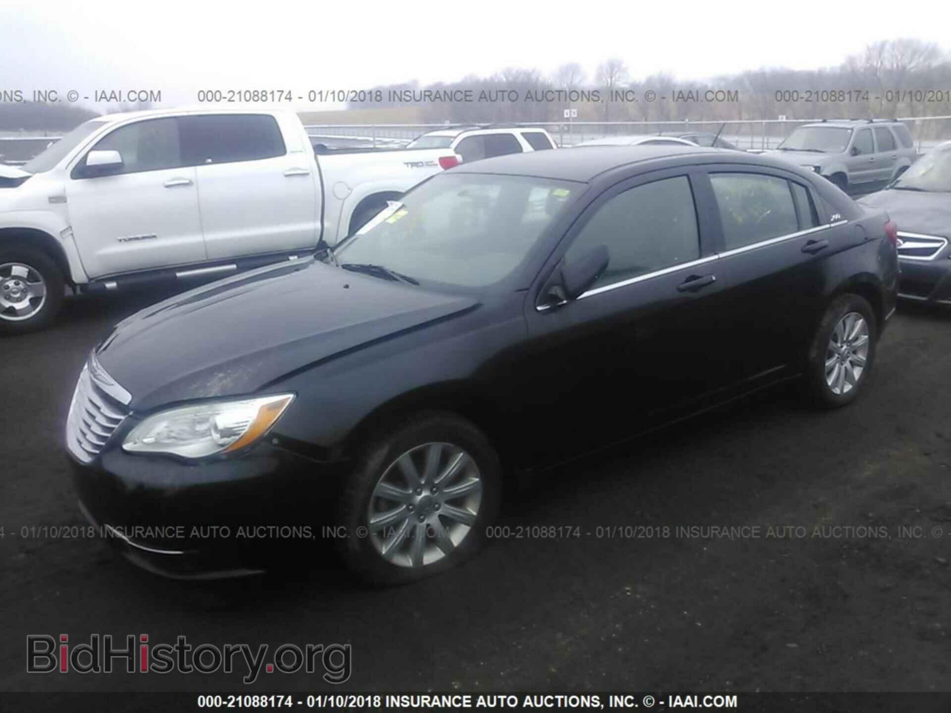 2013 Chrysler 200 - VIN: 1C3CCBBB6DN763538 - Photo 2