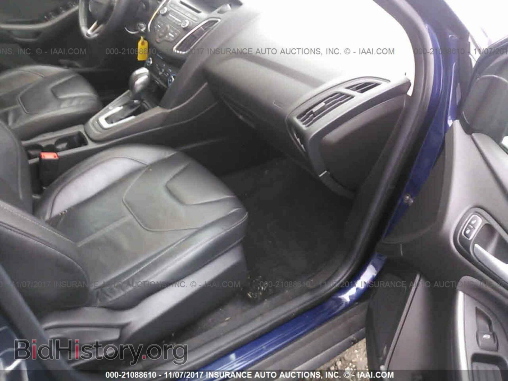 2016 Ford Focus - VIN: 1FADP3F21GL330090 - Photo 5