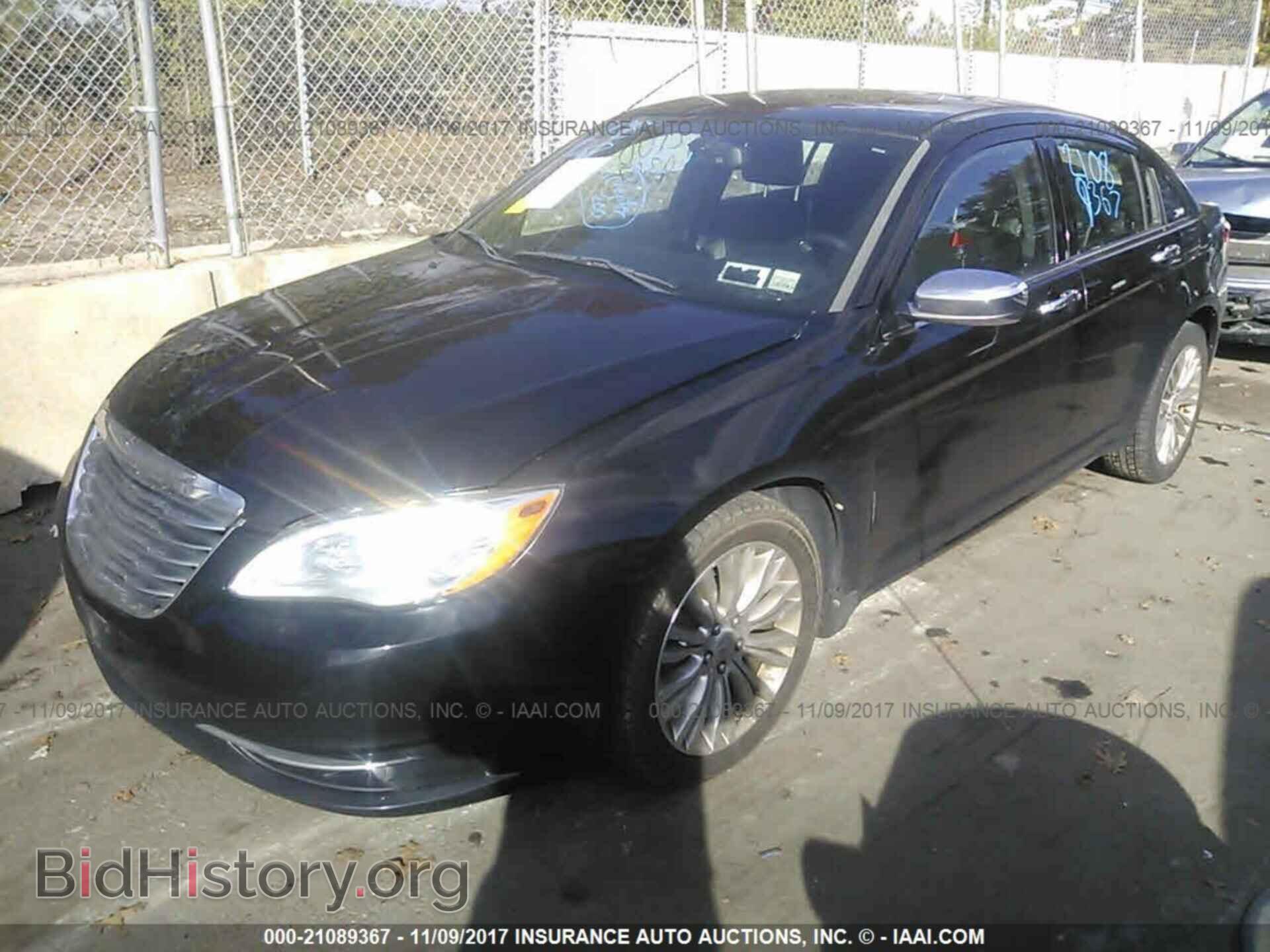 2011 Chrysler 200 - VIN: 1C3BC2FG8BN580110 - Фото 2