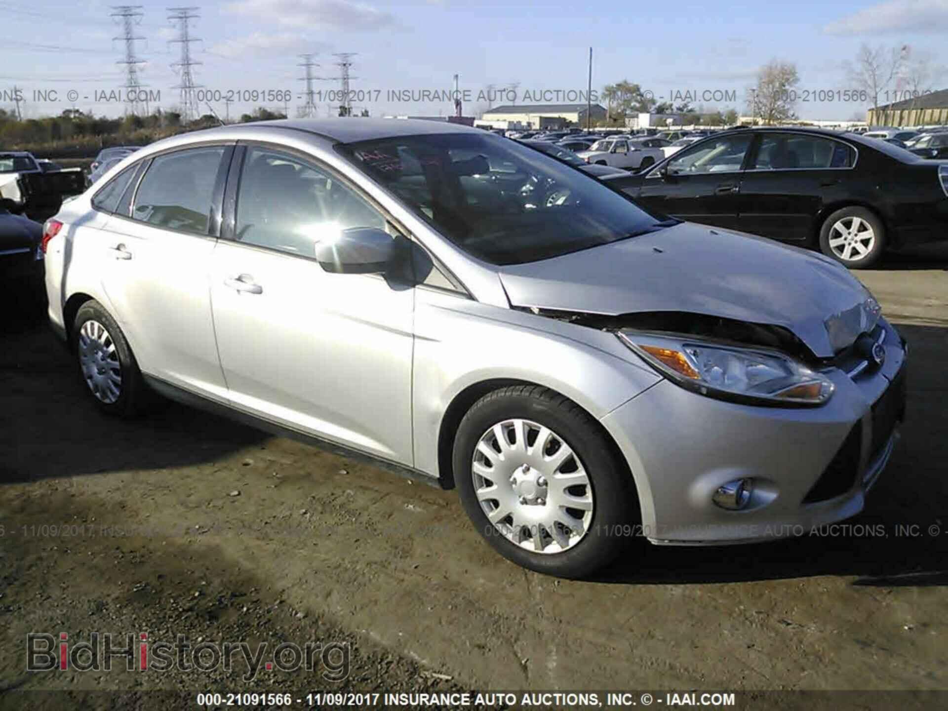 Photo 1FAHP3F28CL181205 - Ford Focus 2012