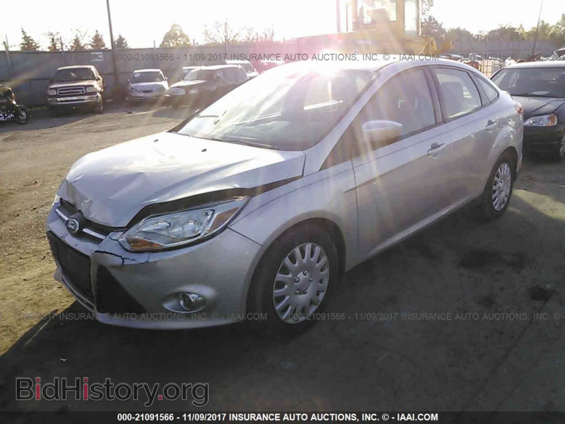 2012 Ford Focus - VIN: 1FAHP3F28CL181205 - Photo 2