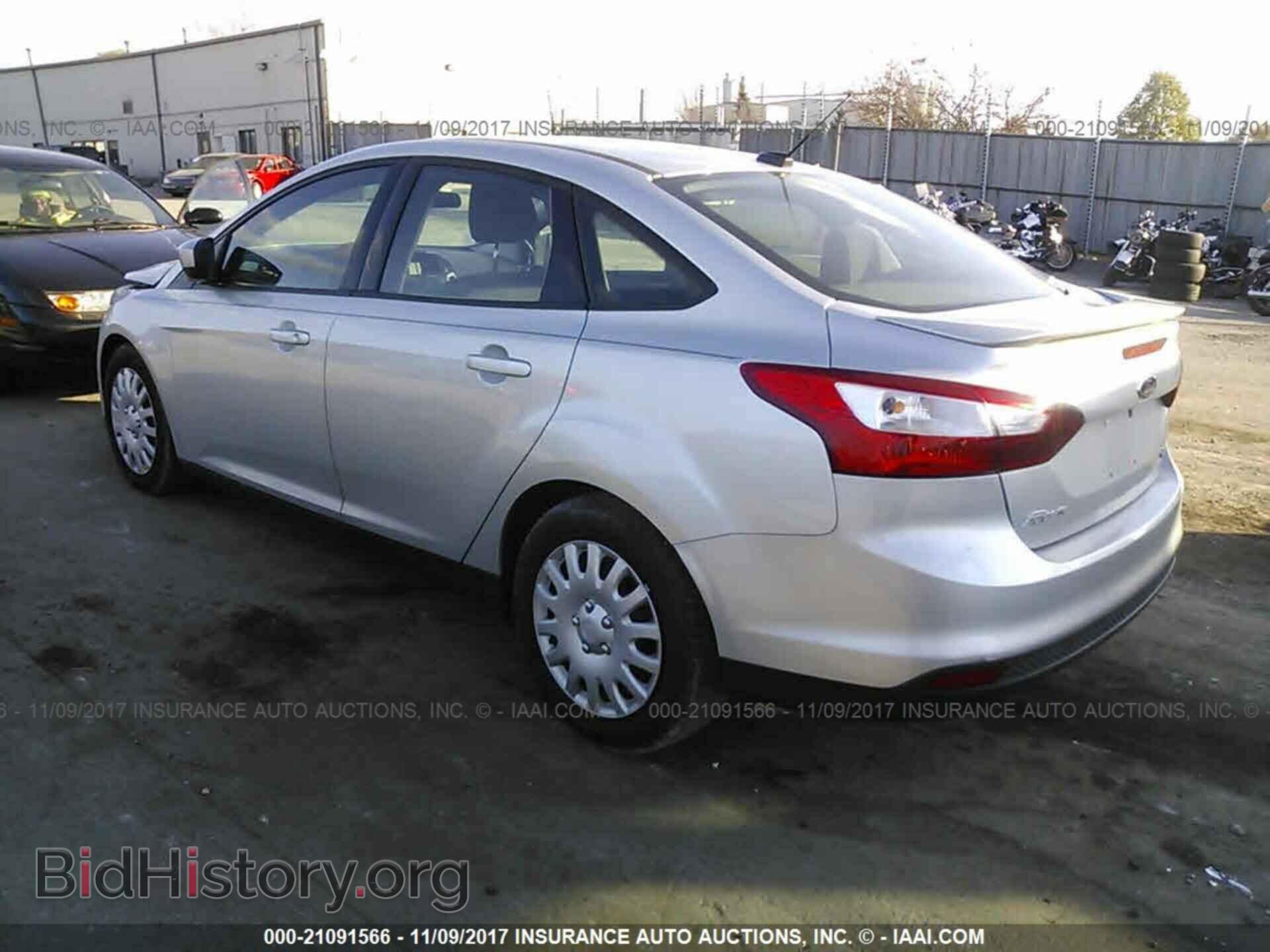 2012 Ford Focus - VIN: 1FAHP3F28CL181205 - Photo 3