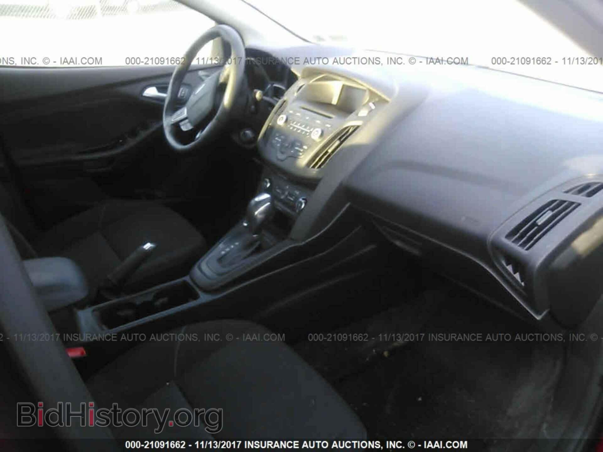2016 Ford Focus - VIN: 1FADP3K27GL396648 - Photo 5