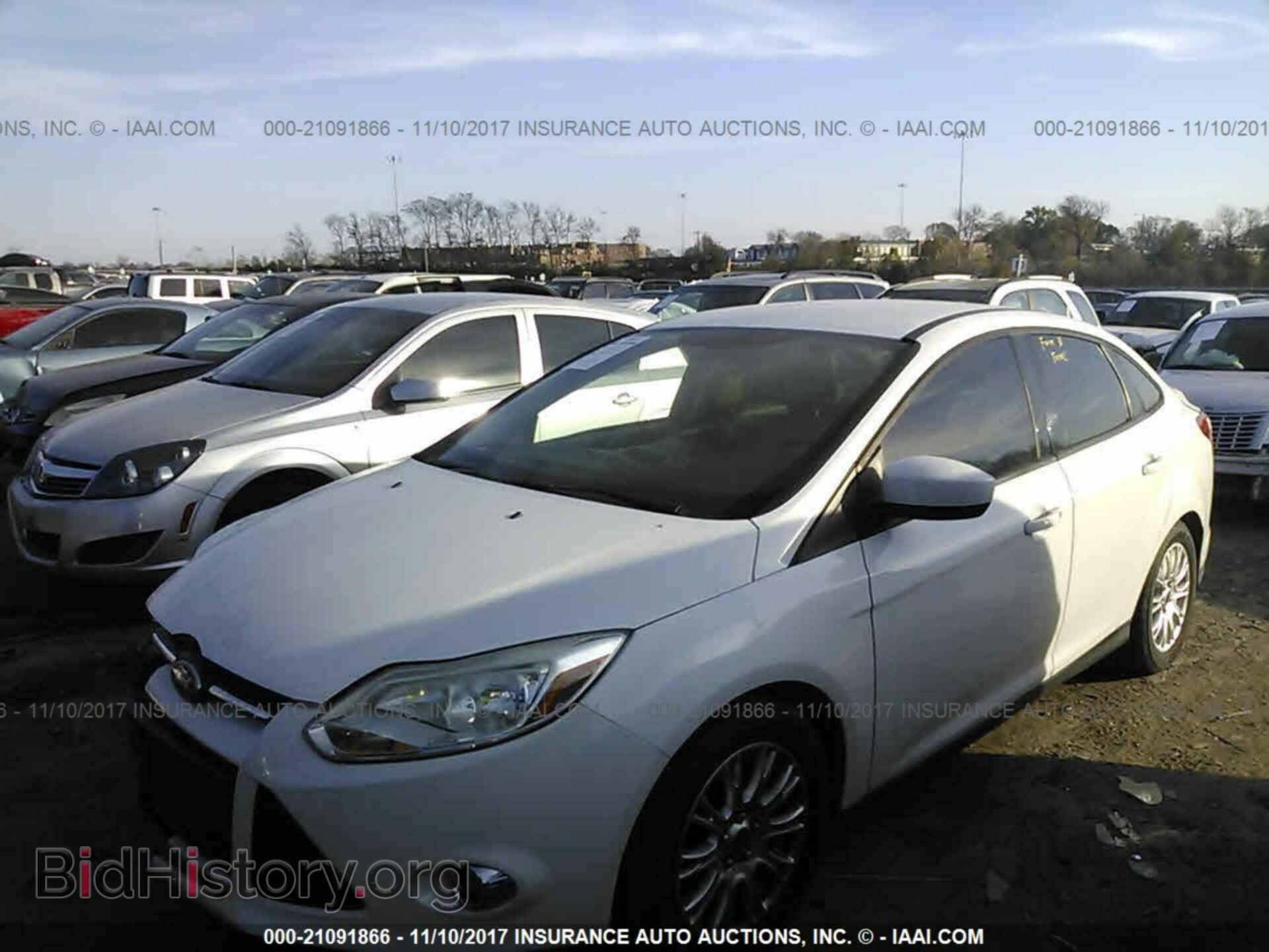 2012 Ford Focus - VIN: 1FAHP3F25CL115615 - Фото 2