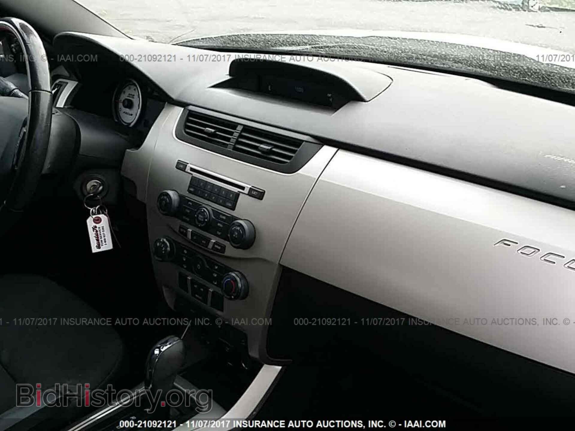 2011 Ford Focus - VIN: 1FAHP3GN2BW102973 - Photo 5