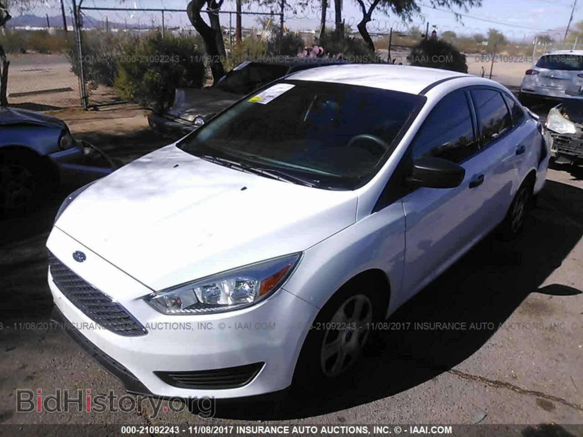 2015 Ford Focus - VIN: 1FADP3E25FL248959 - Photo 2