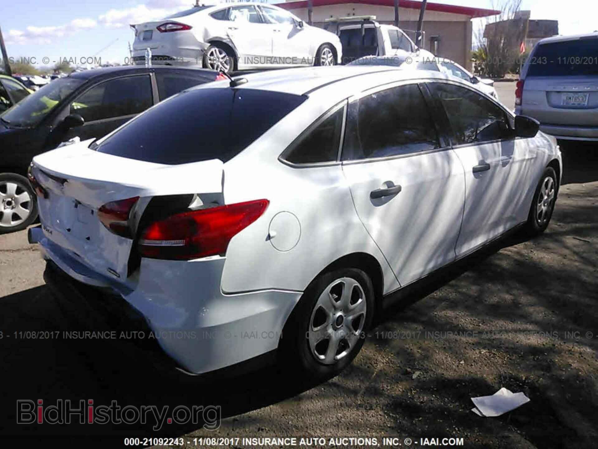 2015 Ford Focus - VIN: 1FADP3E25FL248959 - Photo 4