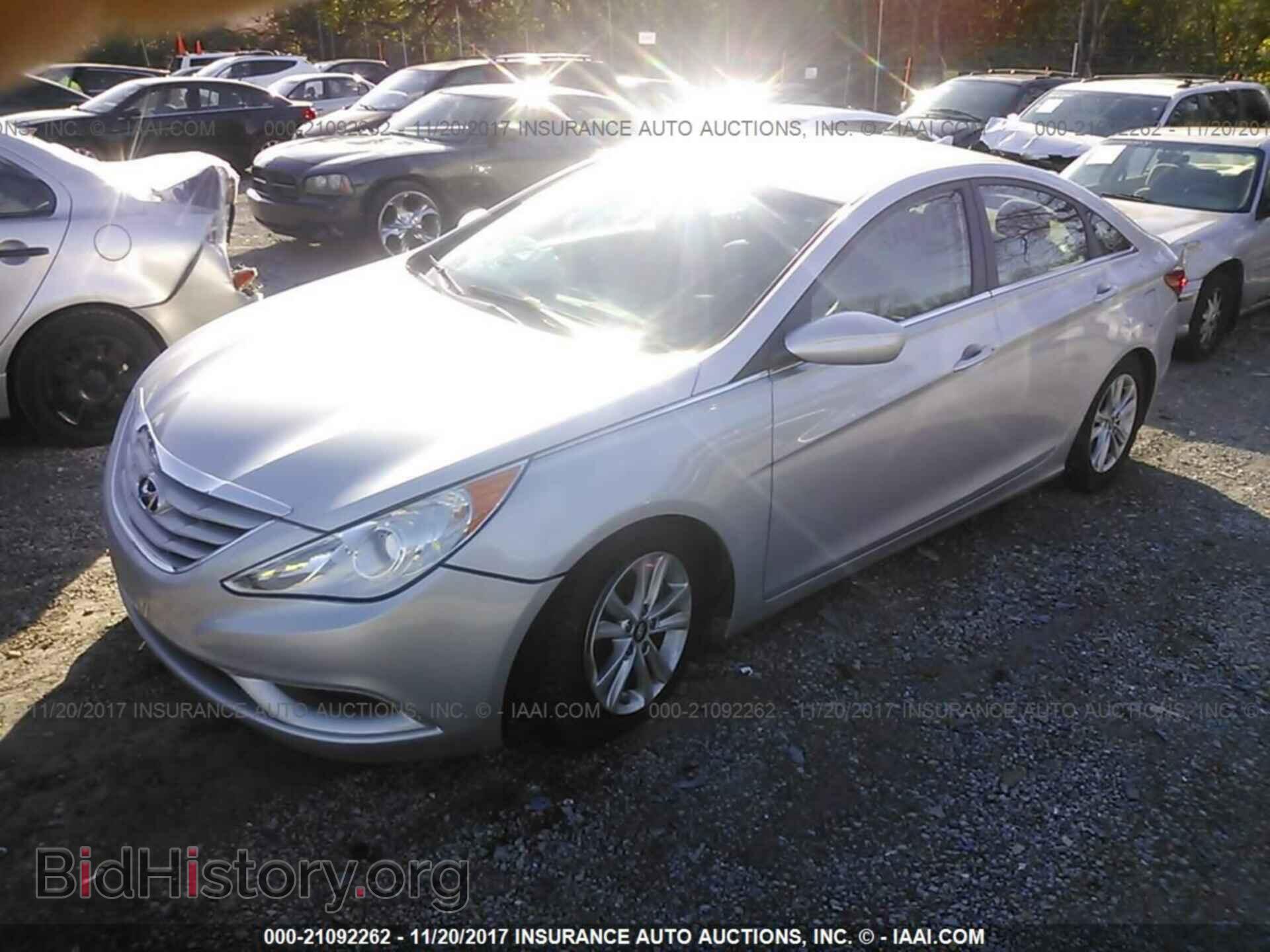 2012 Hyundai Sonata - VIN: 5NPEB4AC6CH472002 - Фото 2